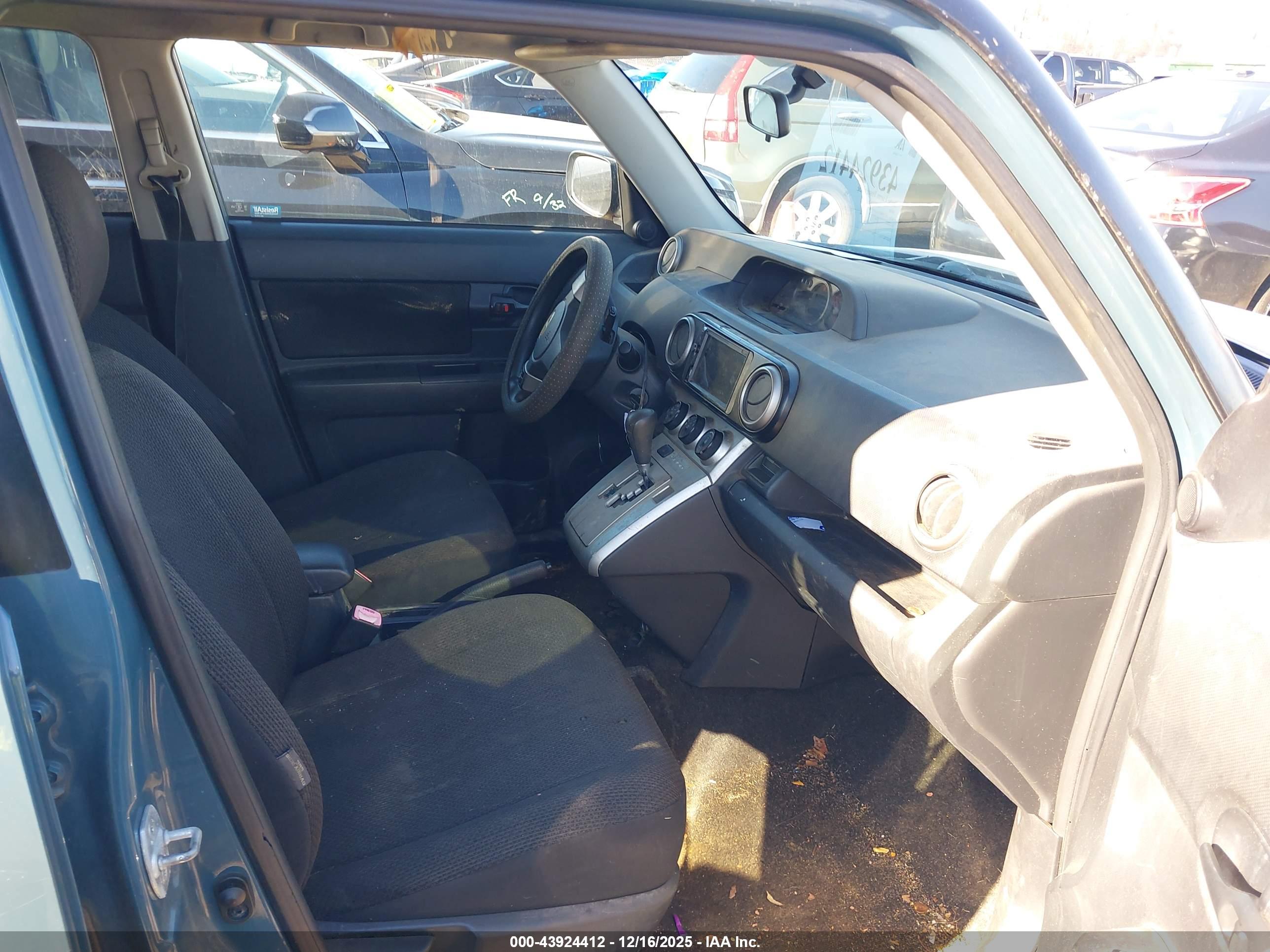 SCION XB image 5