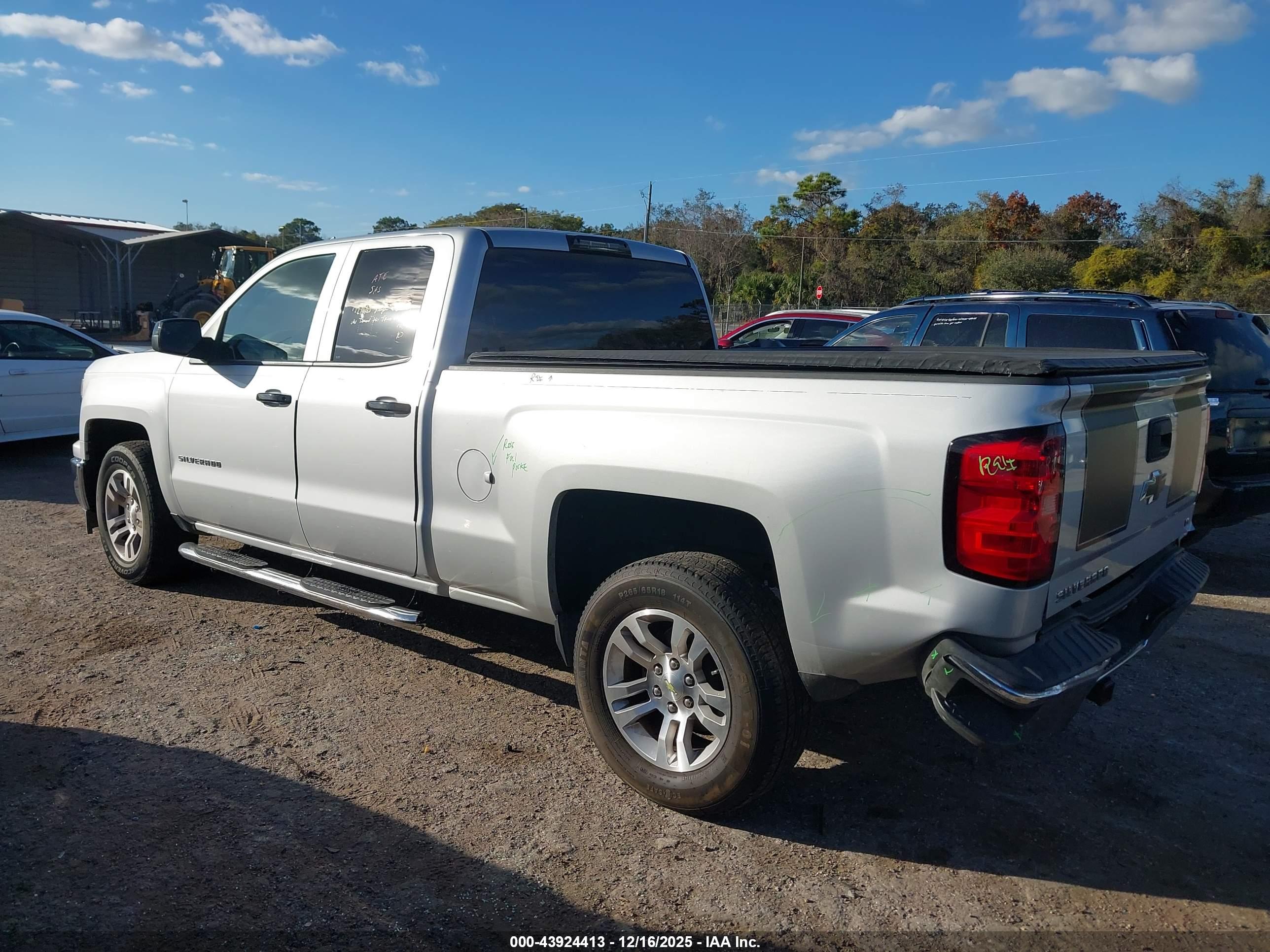 CHEVROLET SILVERADO image 3