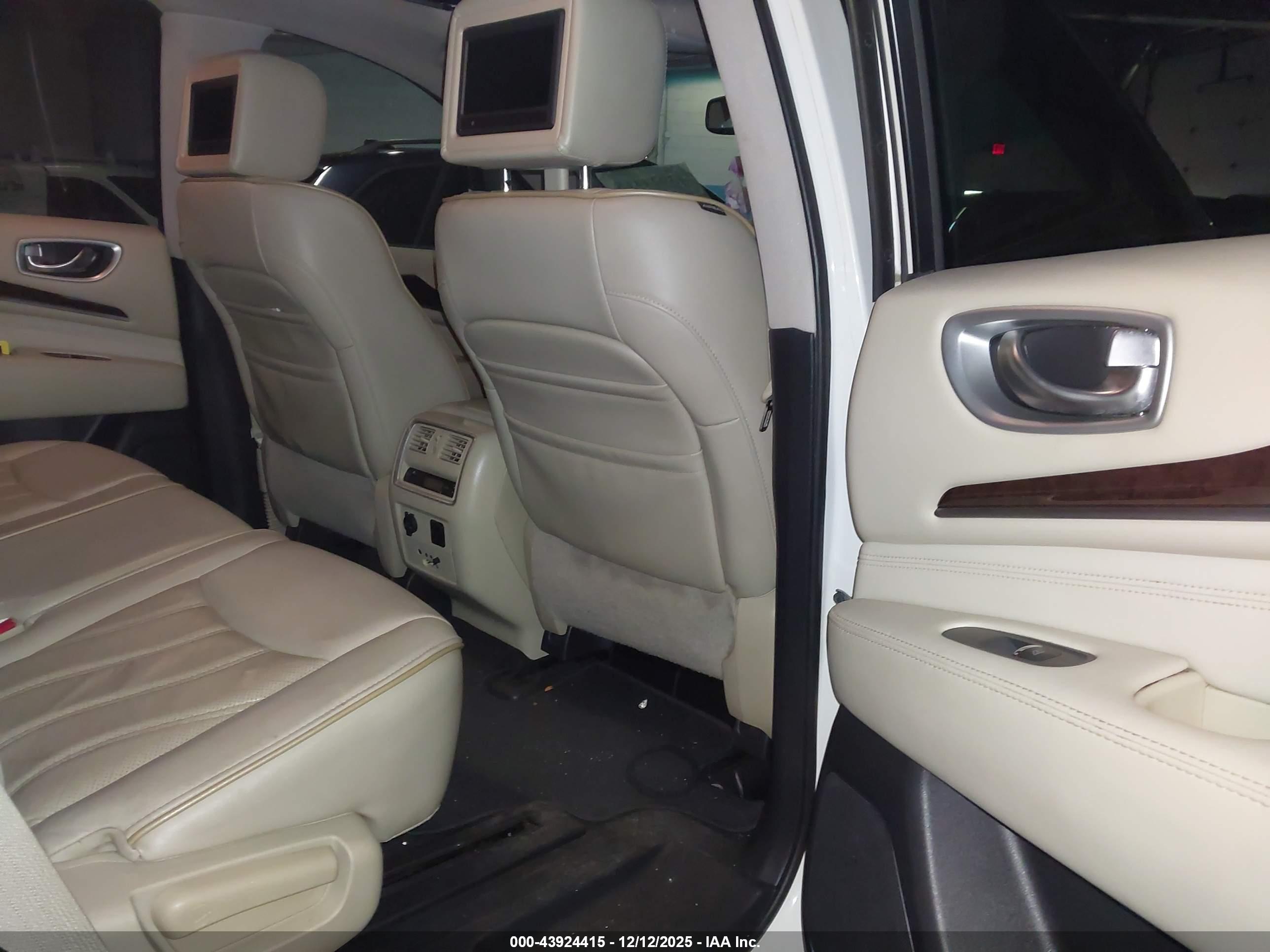 INFINITI QX60 image 8