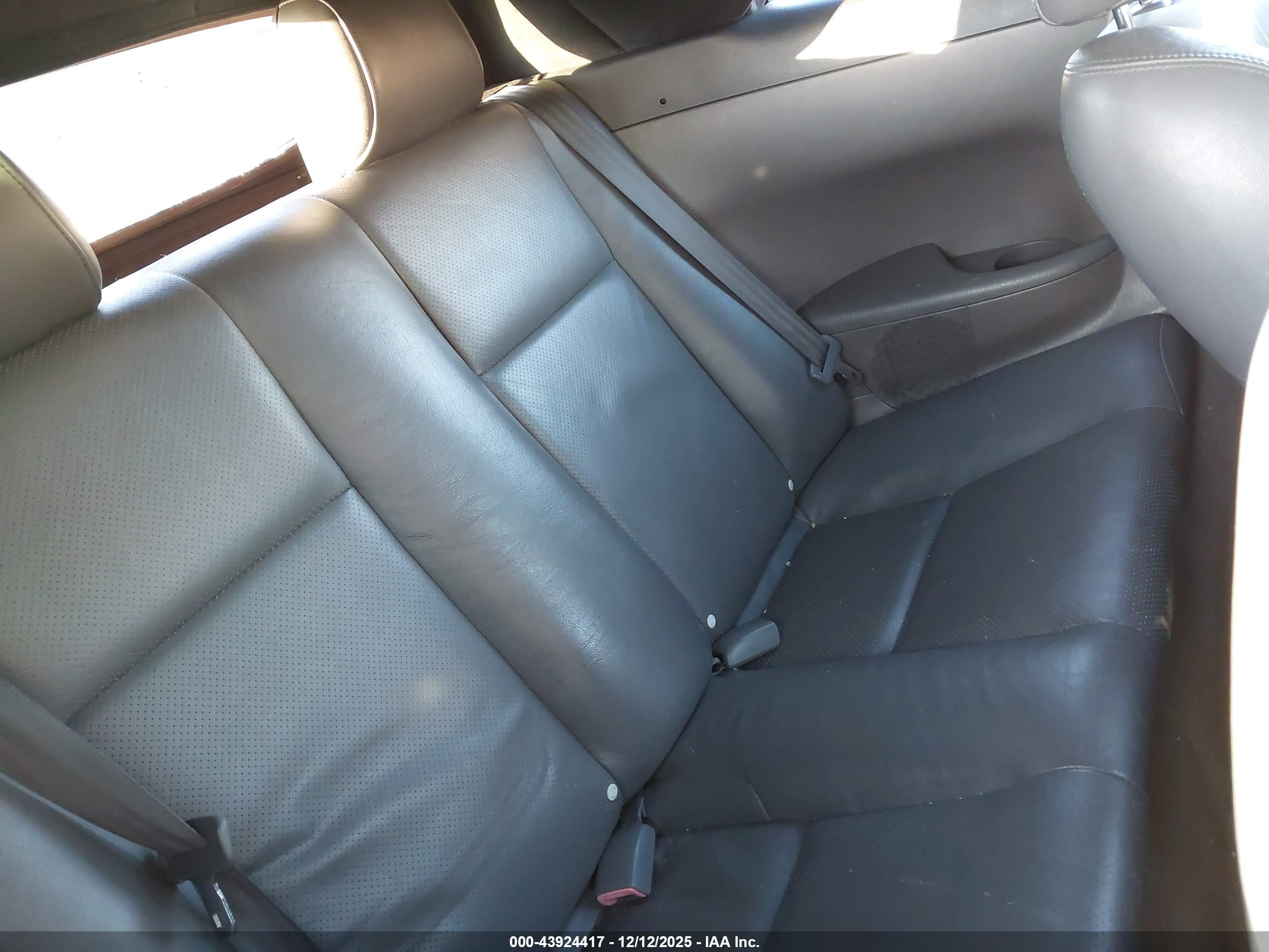 TOYOTA CAMRY image 8