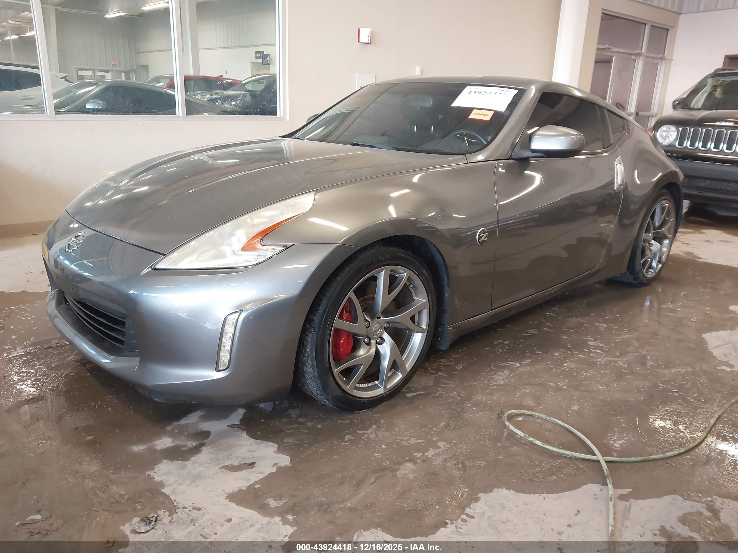 NISSAN 370Z image 2
