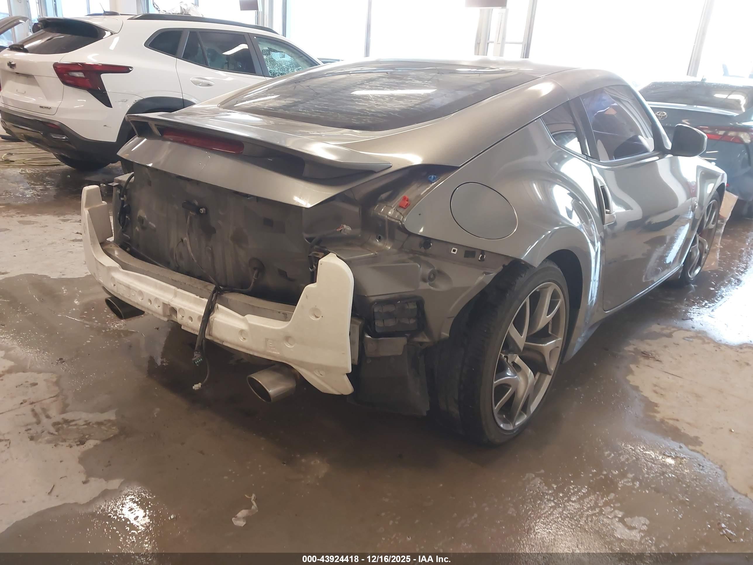 NISSAN 370Z image 6