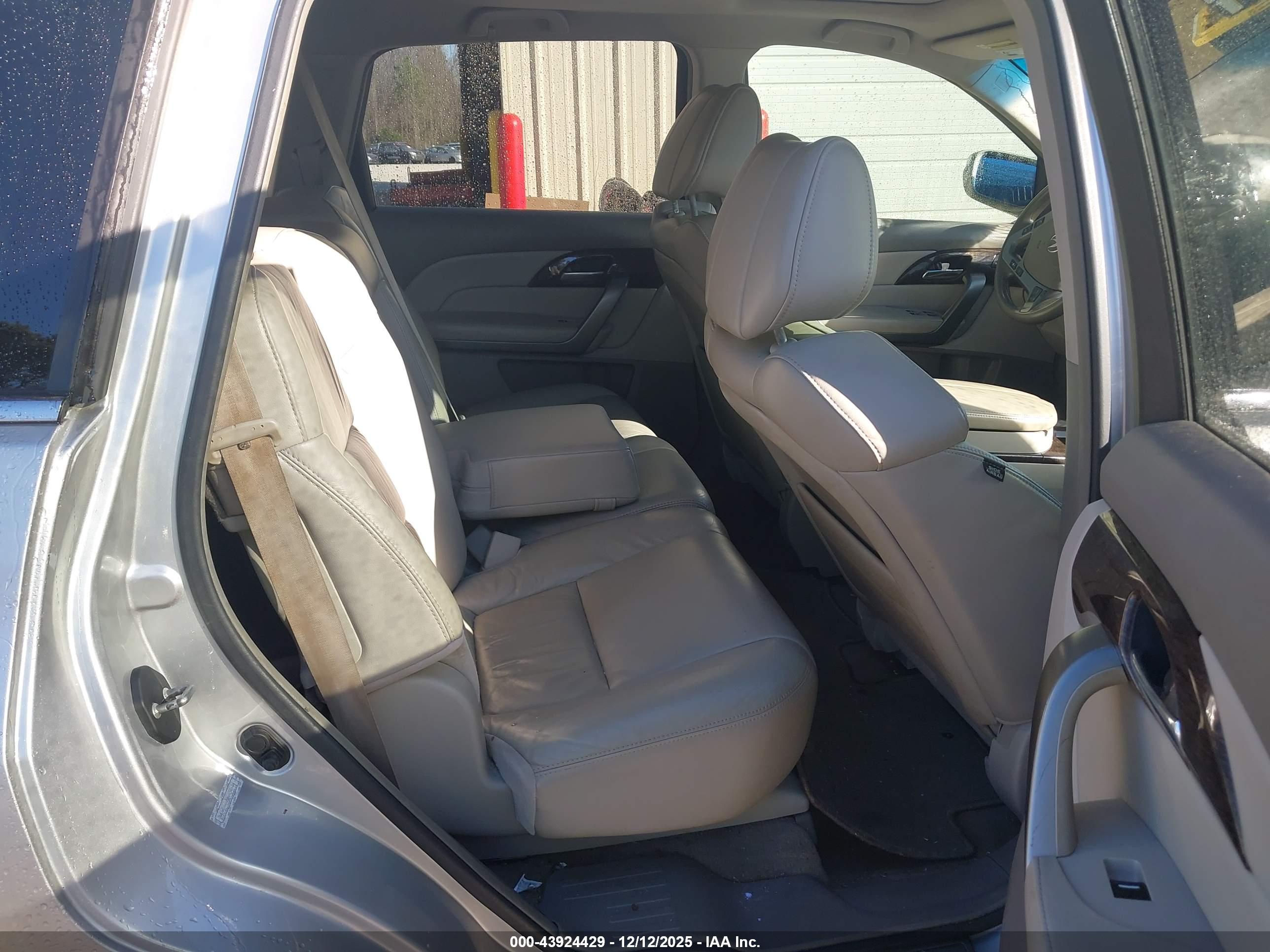 ACURA MDX image 8