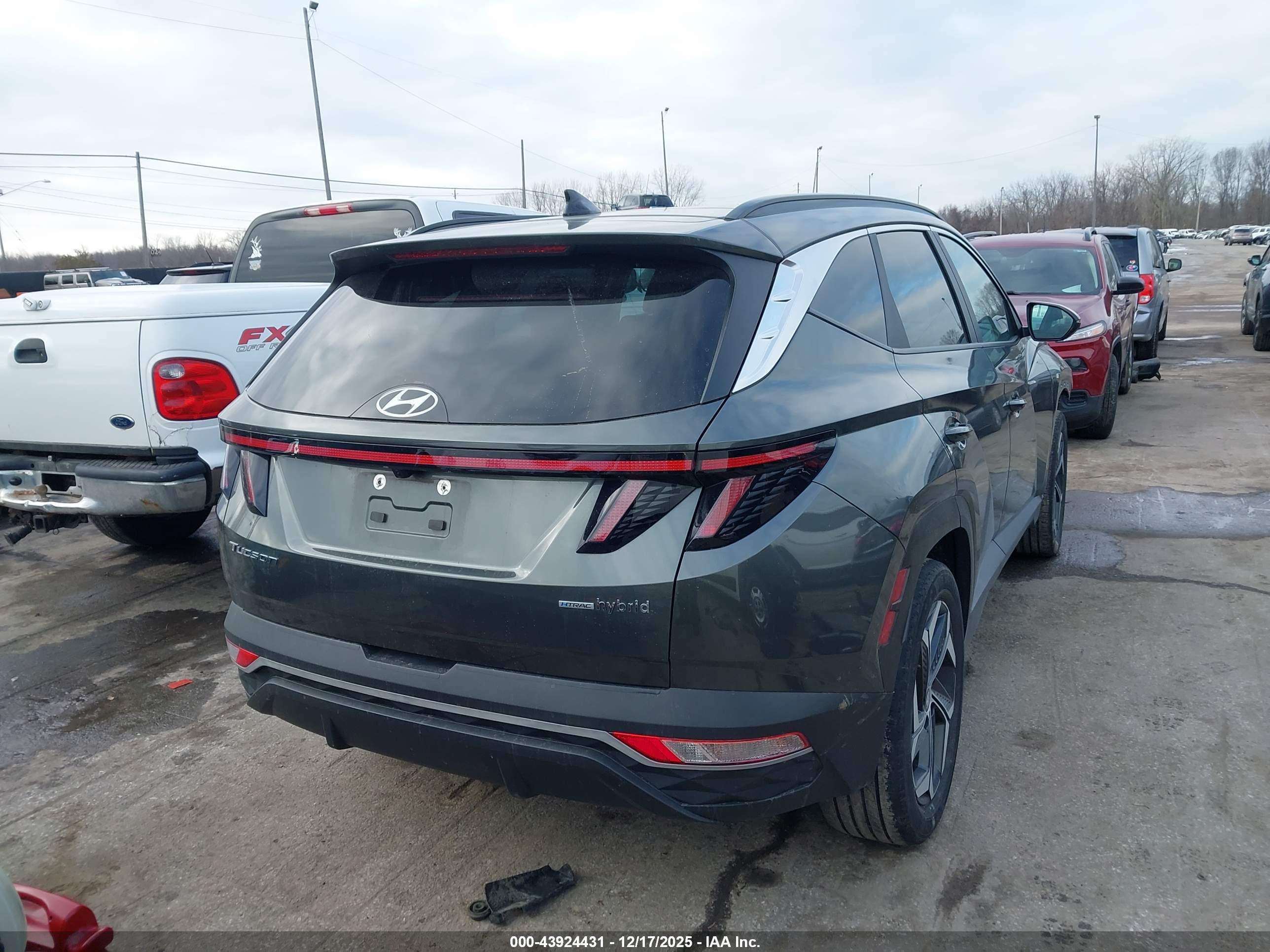 HYUNDAI TUCSON image 4