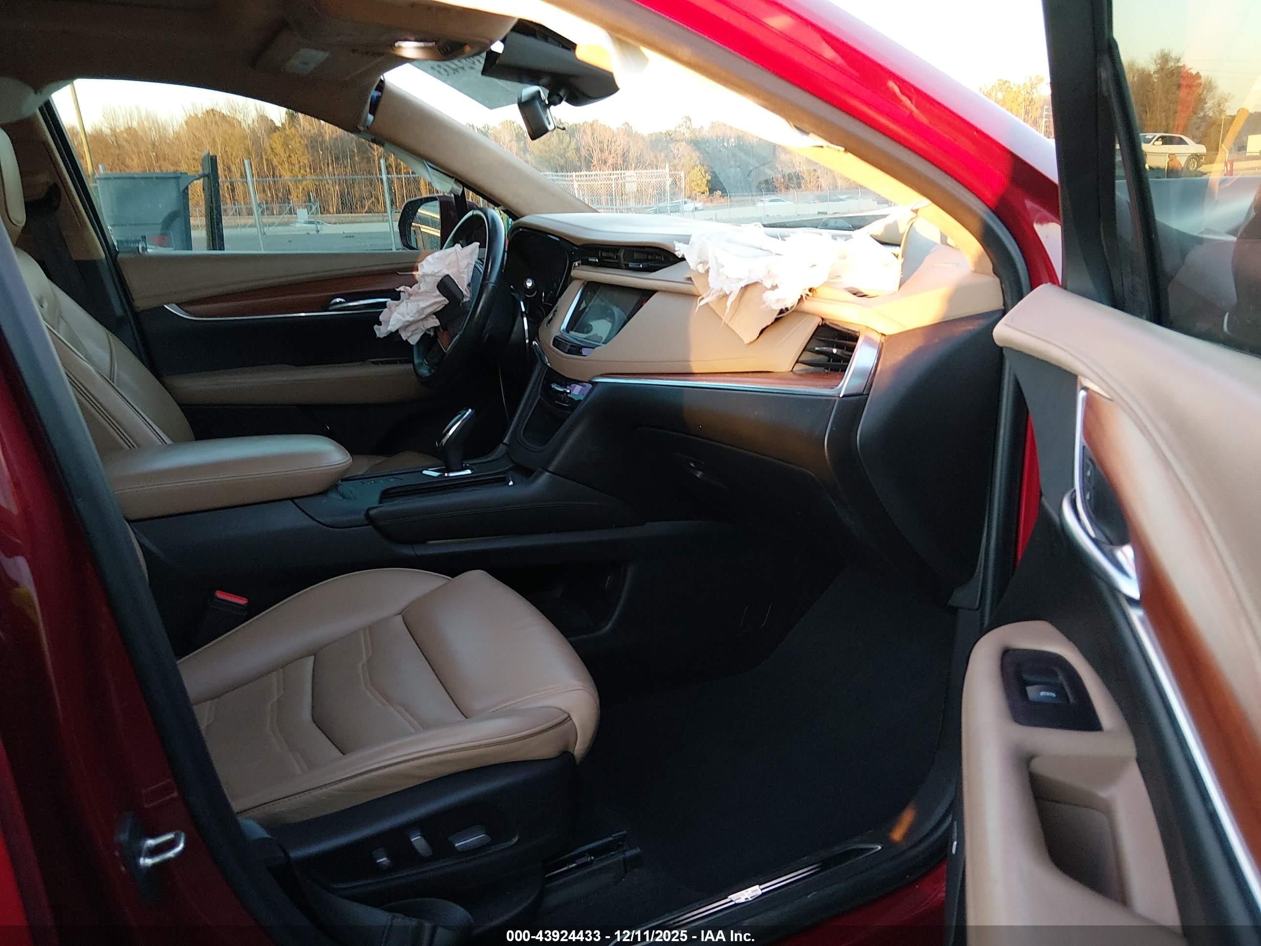 CADILLAC XT5 image 5