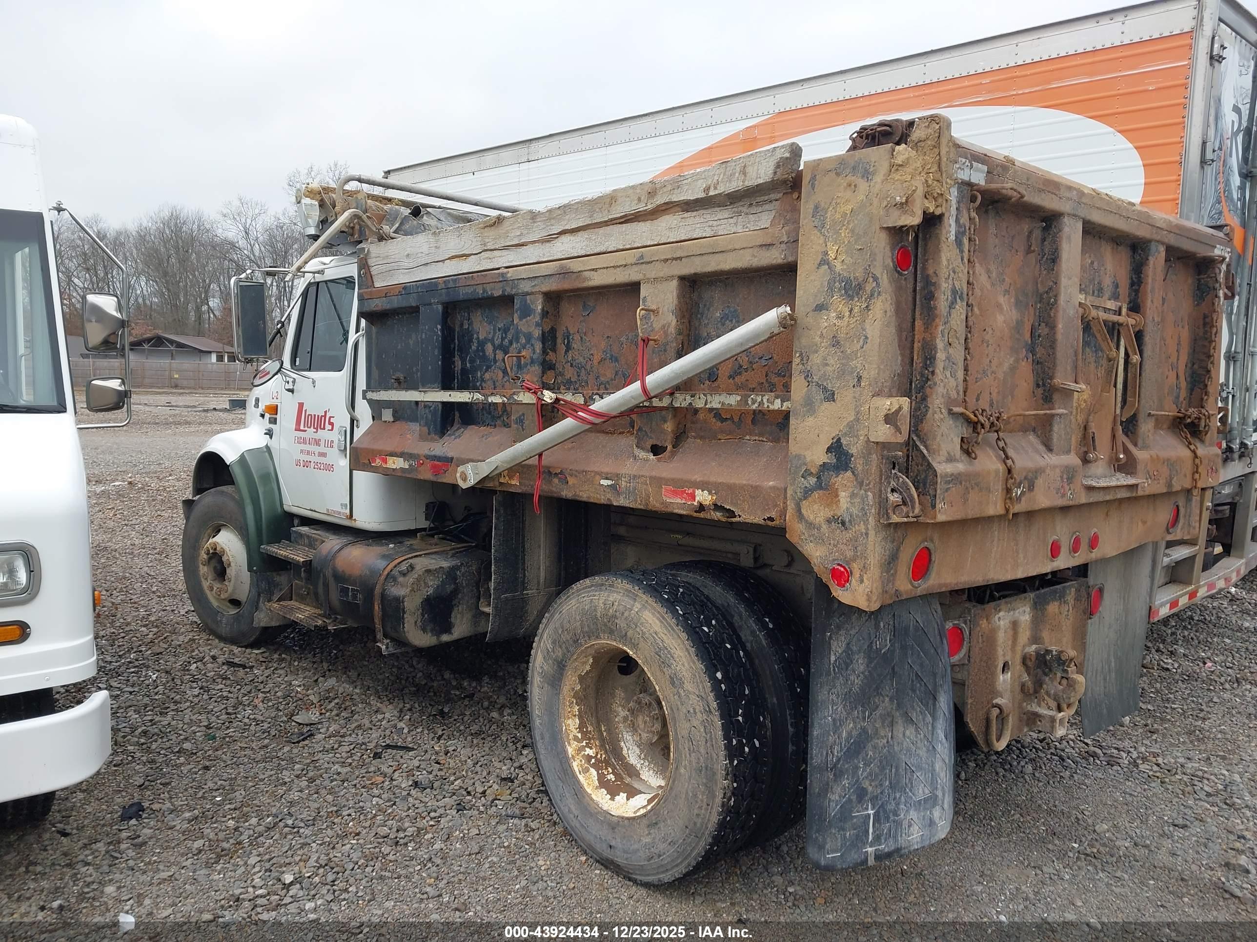 INTERNATIONAL 4000 image 3
