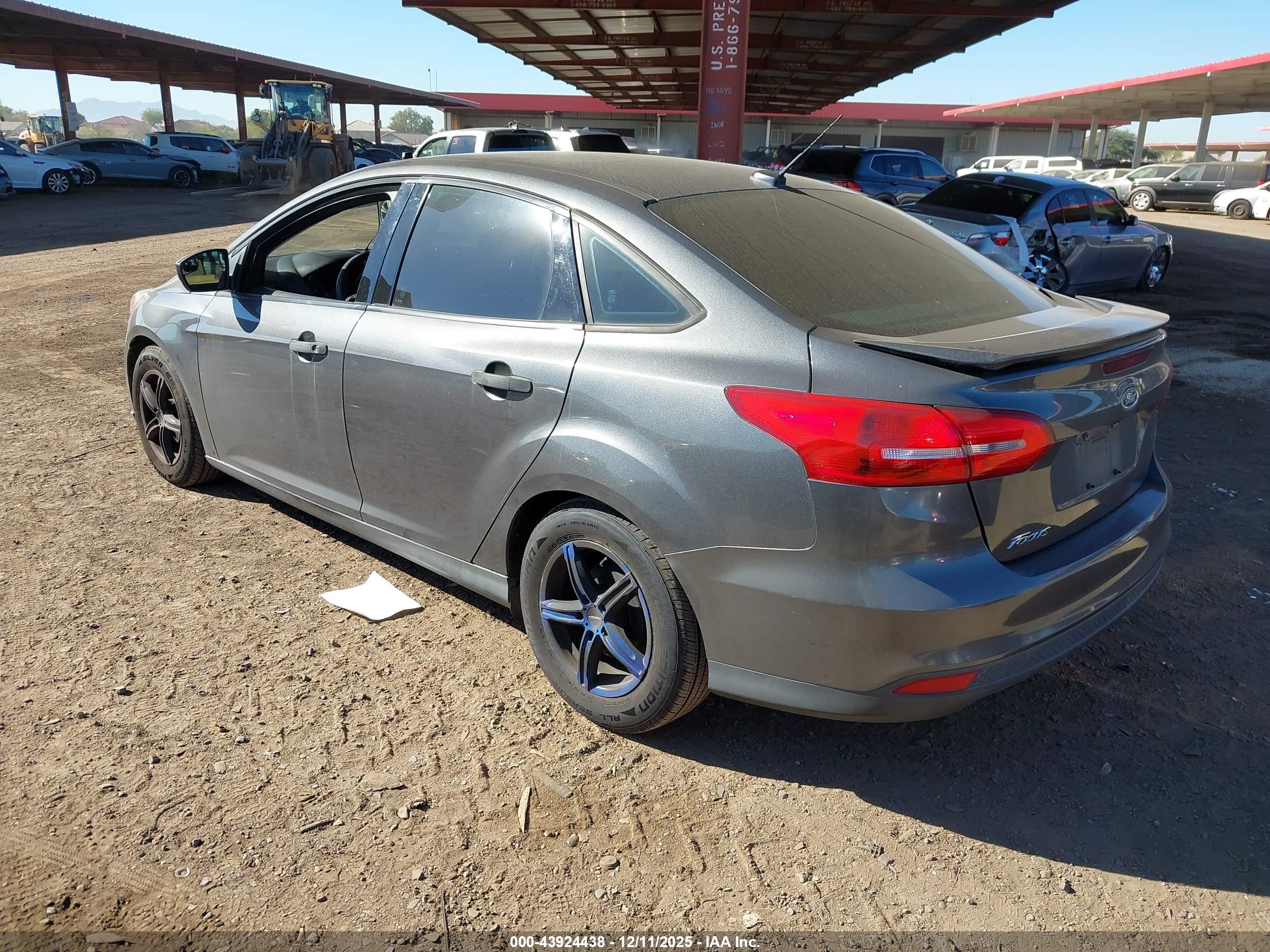 FORD FOCUS image 3