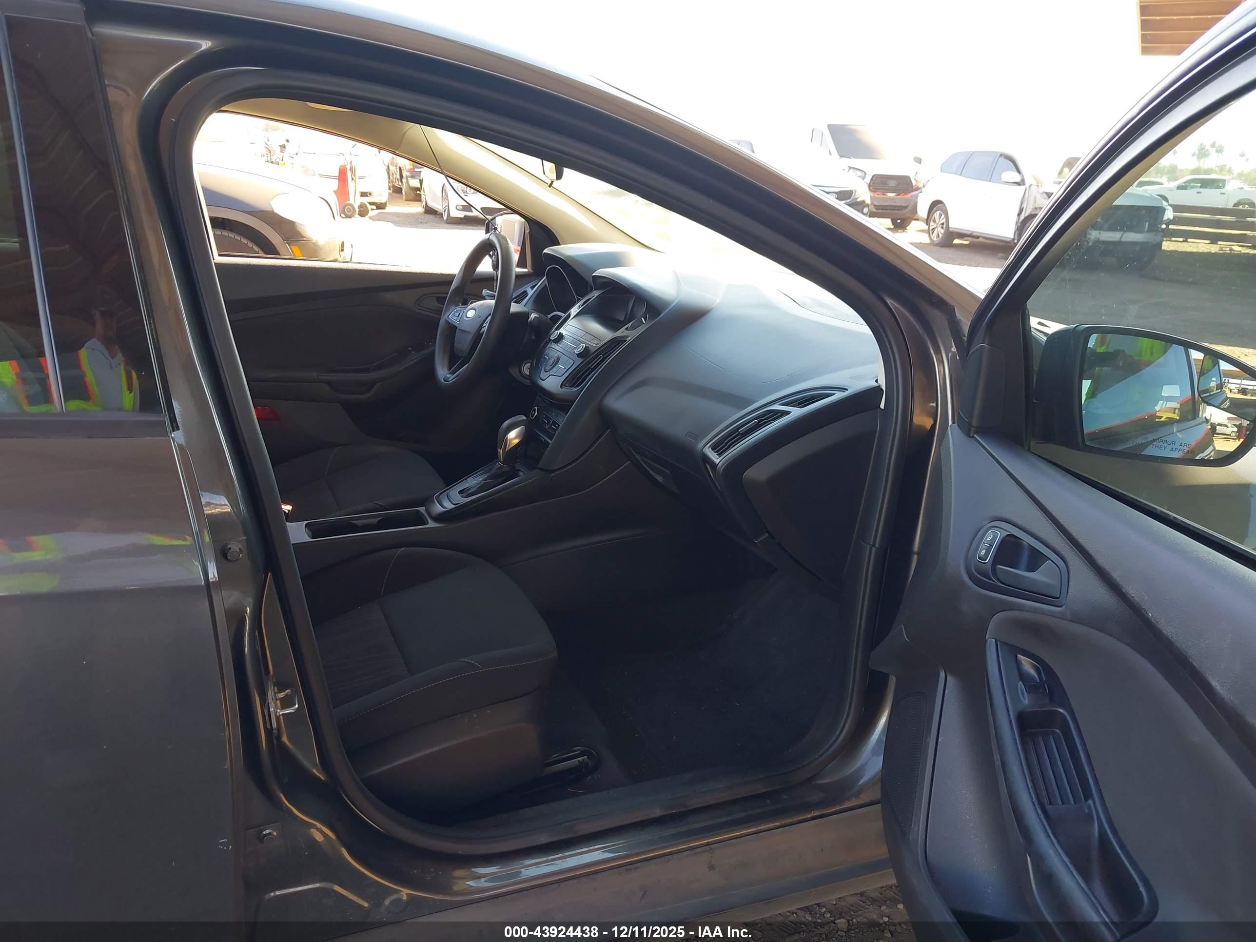 FORD FOCUS image 5