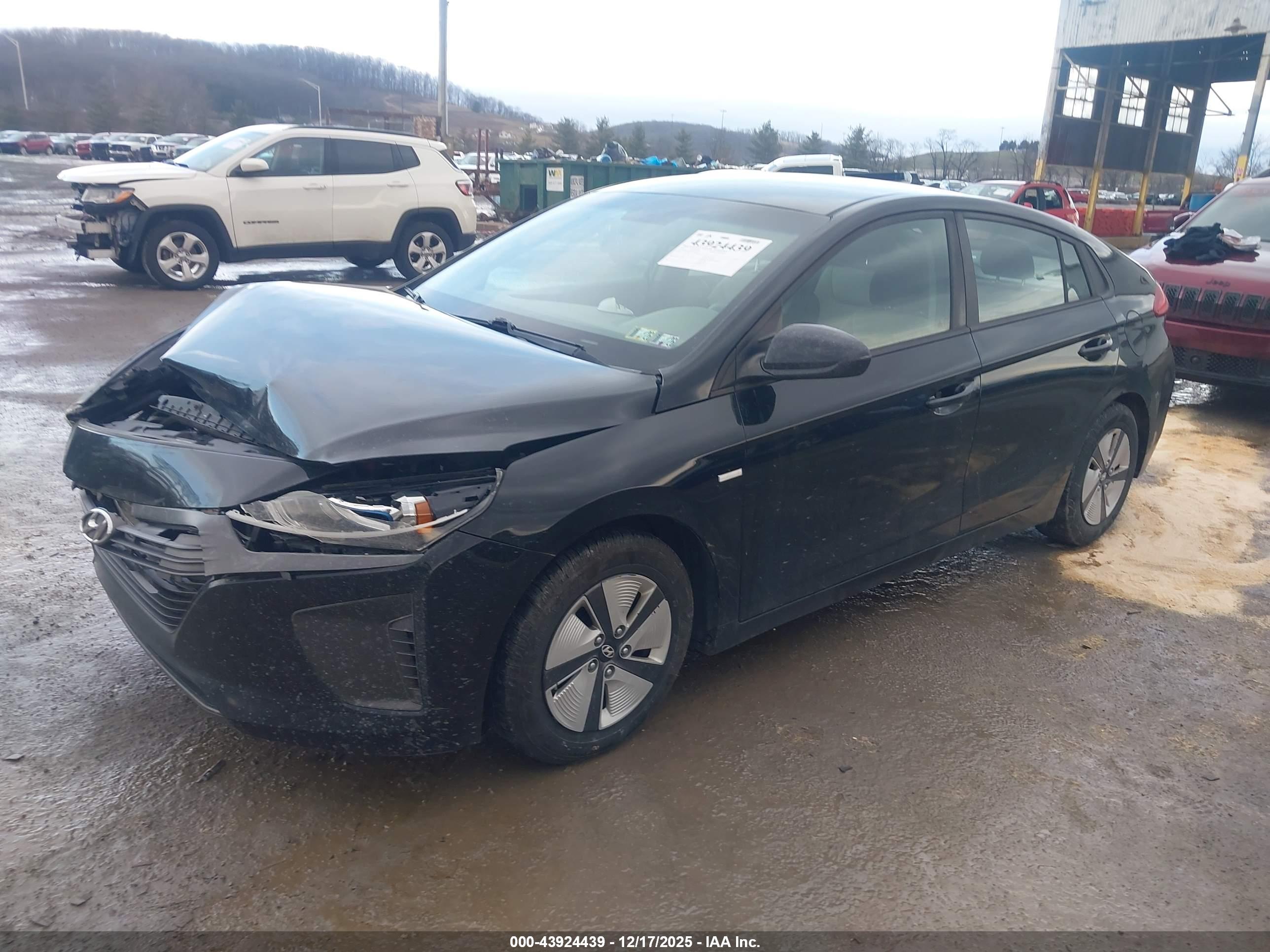 HYUNDAI IONIQ image 2