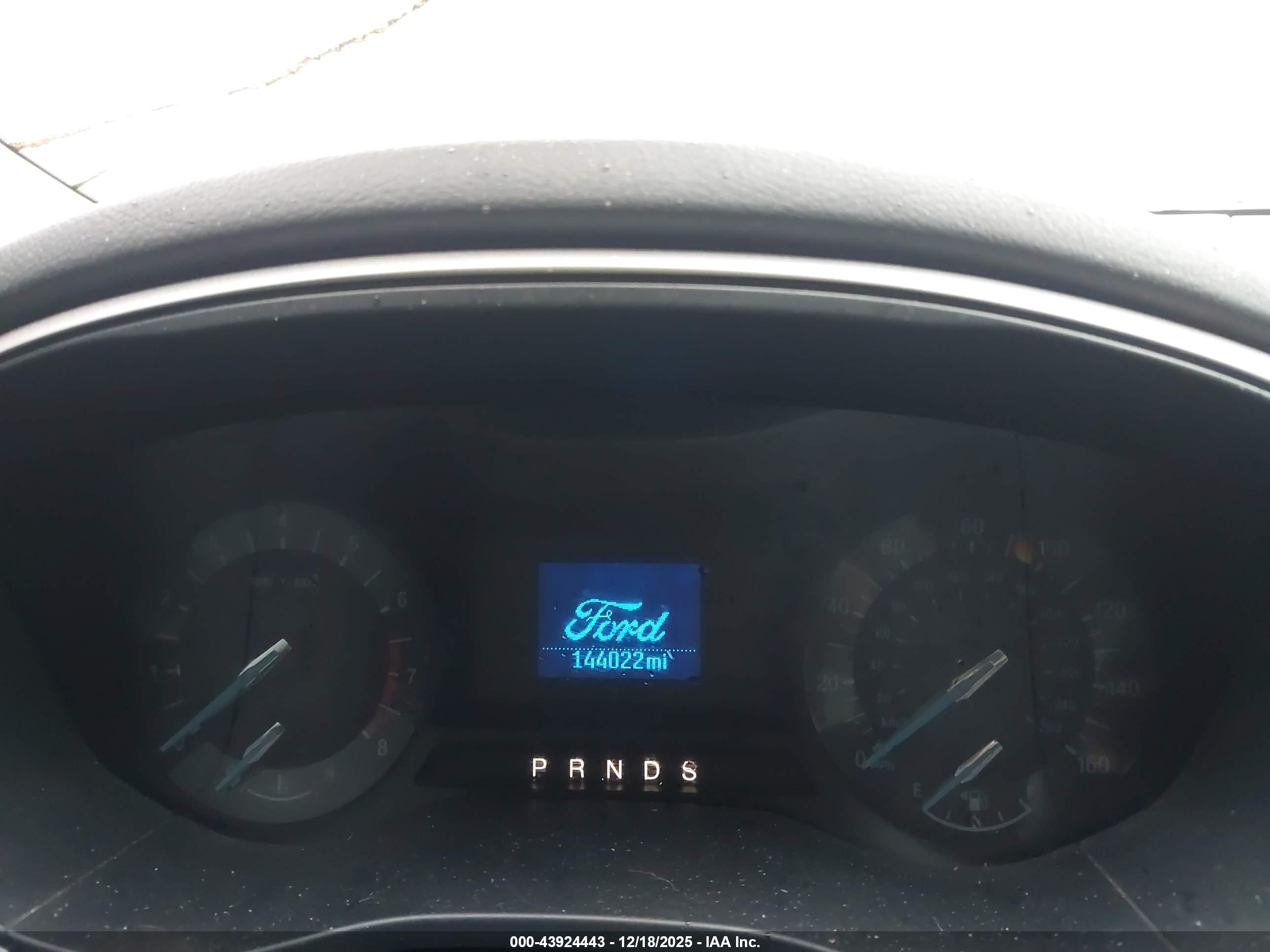 FORD FUSION image 7