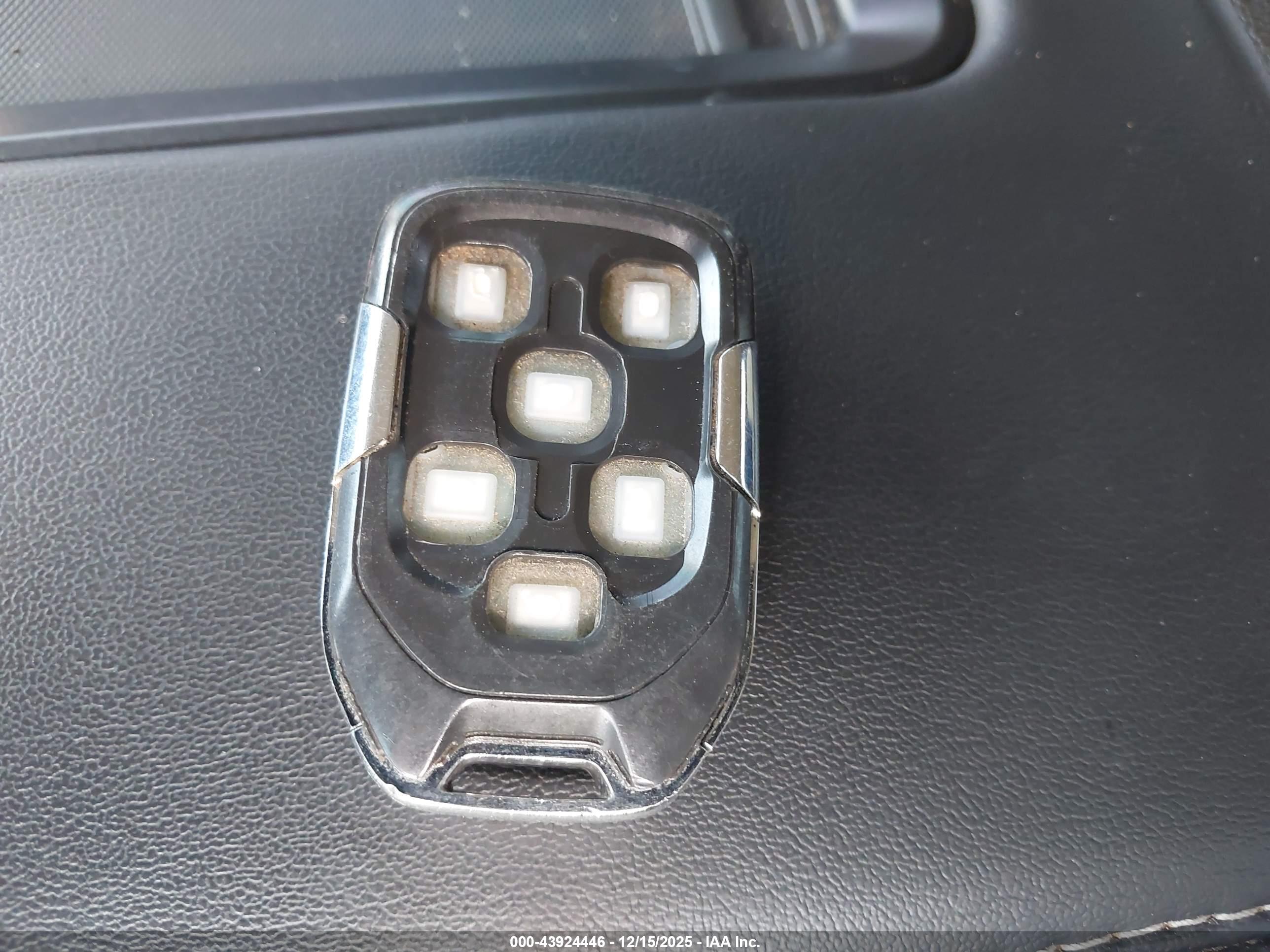CHEVROLET TAHOE image 11