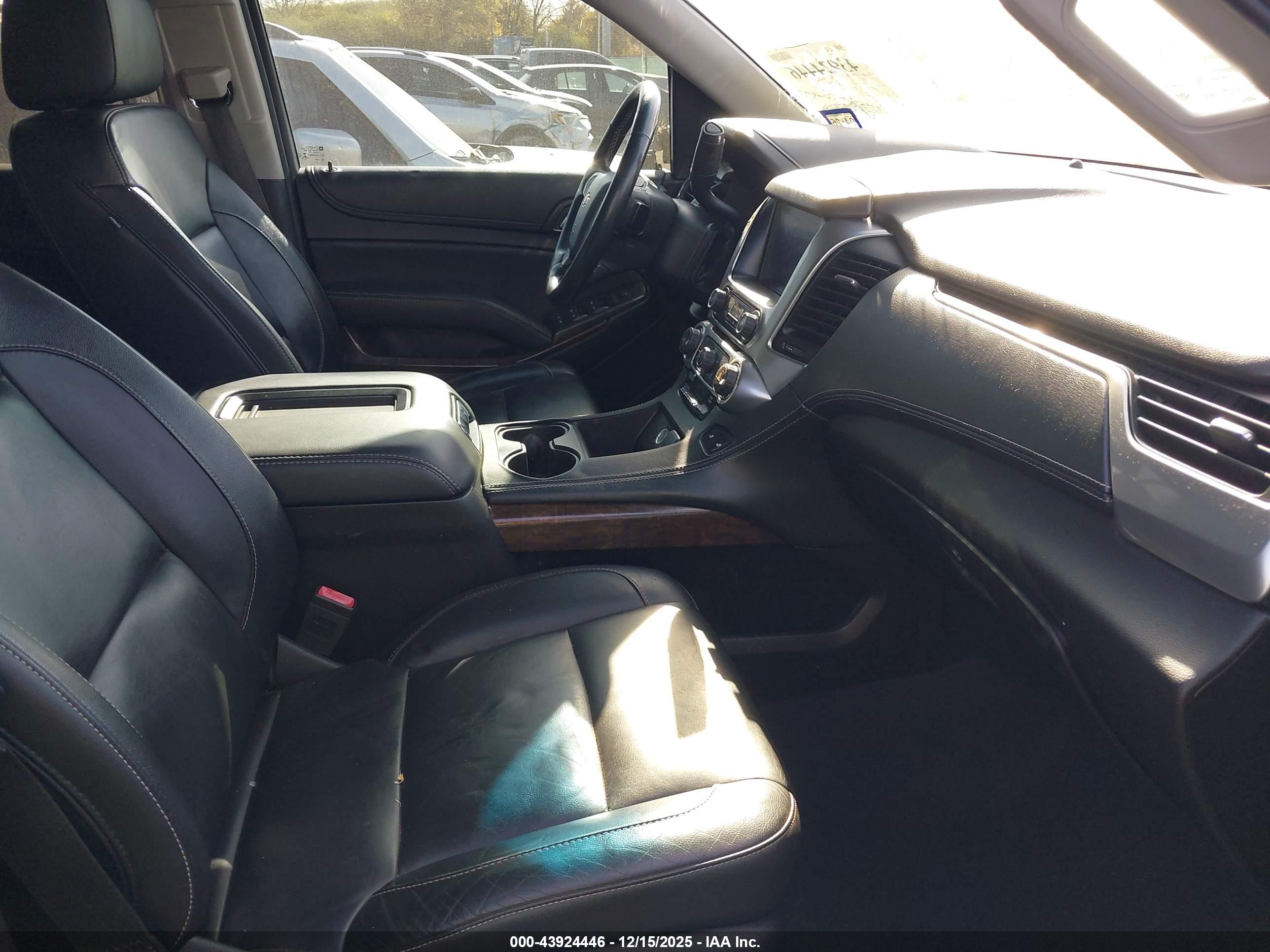 CHEVROLET TAHOE image 5
