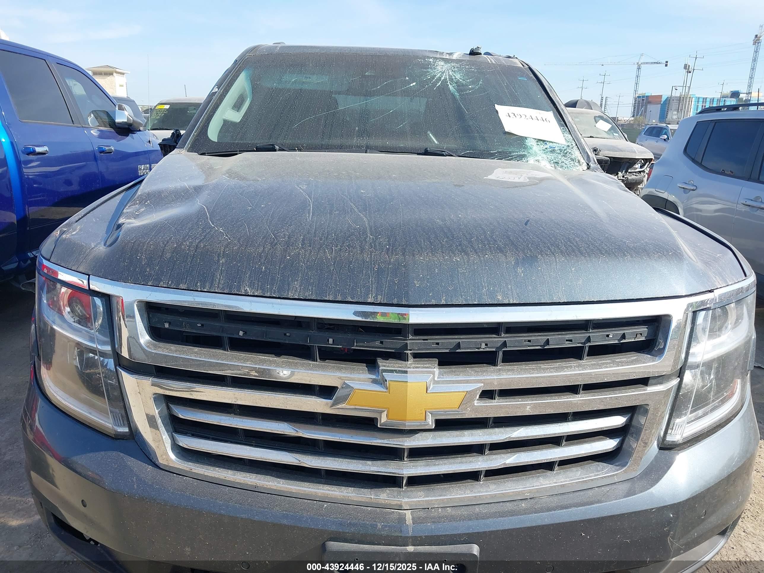 CHEVROLET TAHOE image 6