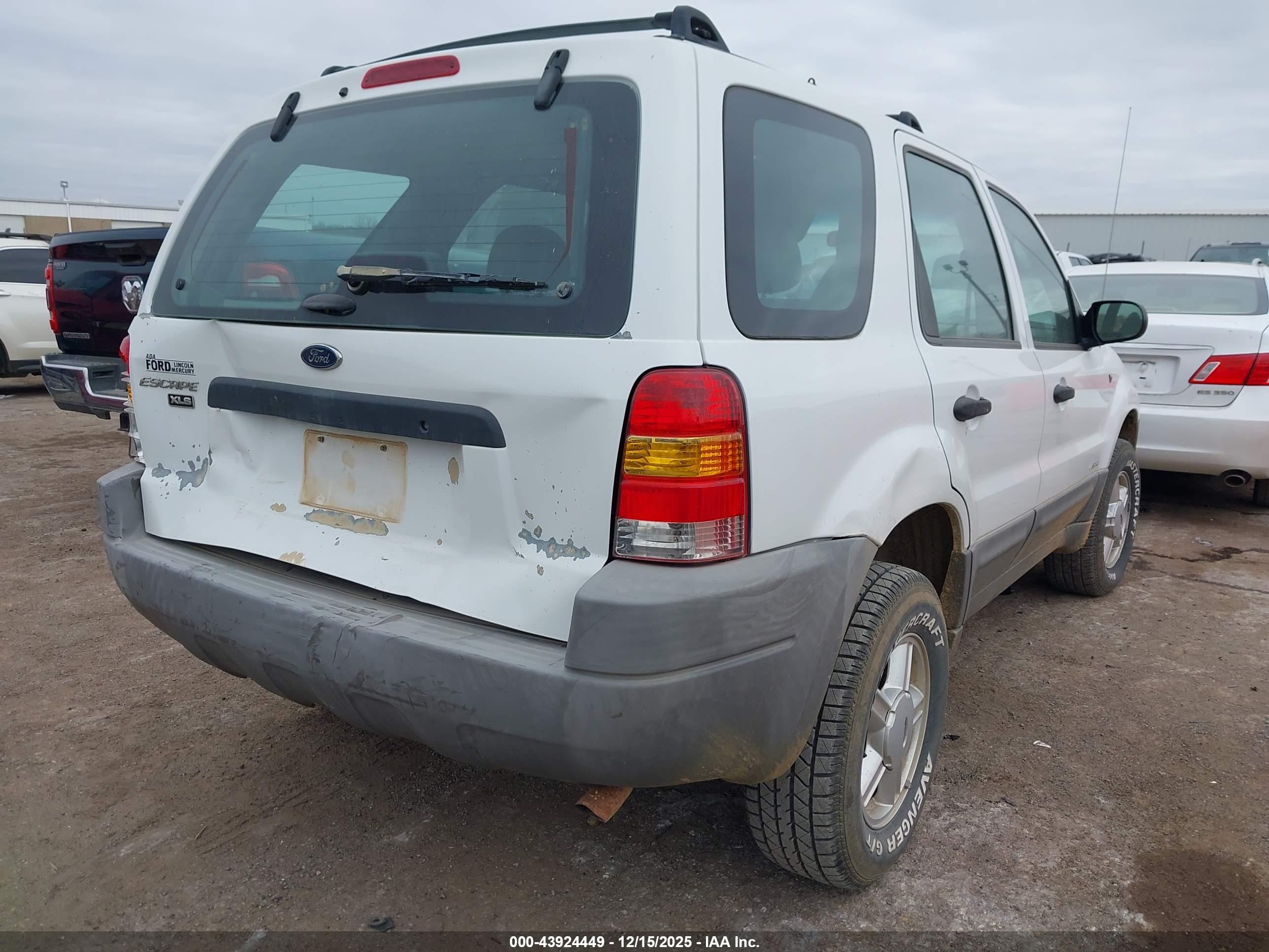 FORD ESCAPE image 4