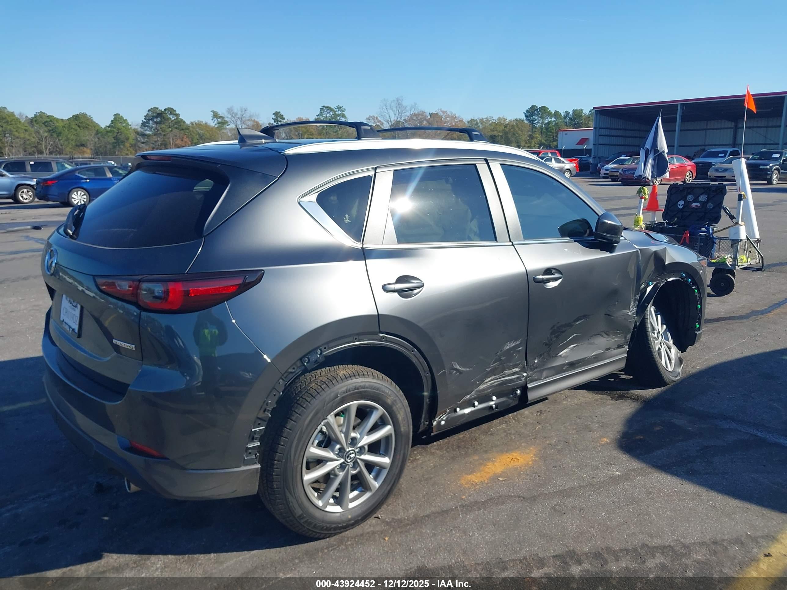 MAZDA CX-5 image 4