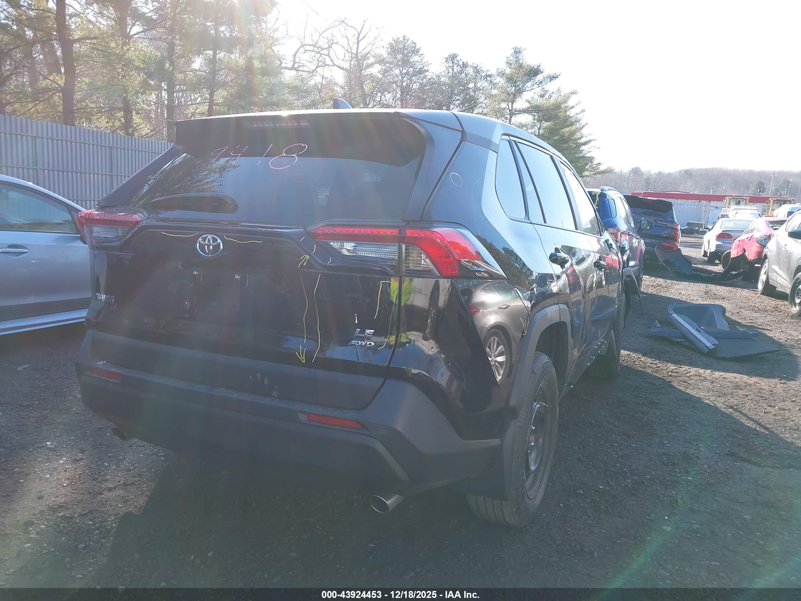 TOYOTA RAV4 image 4