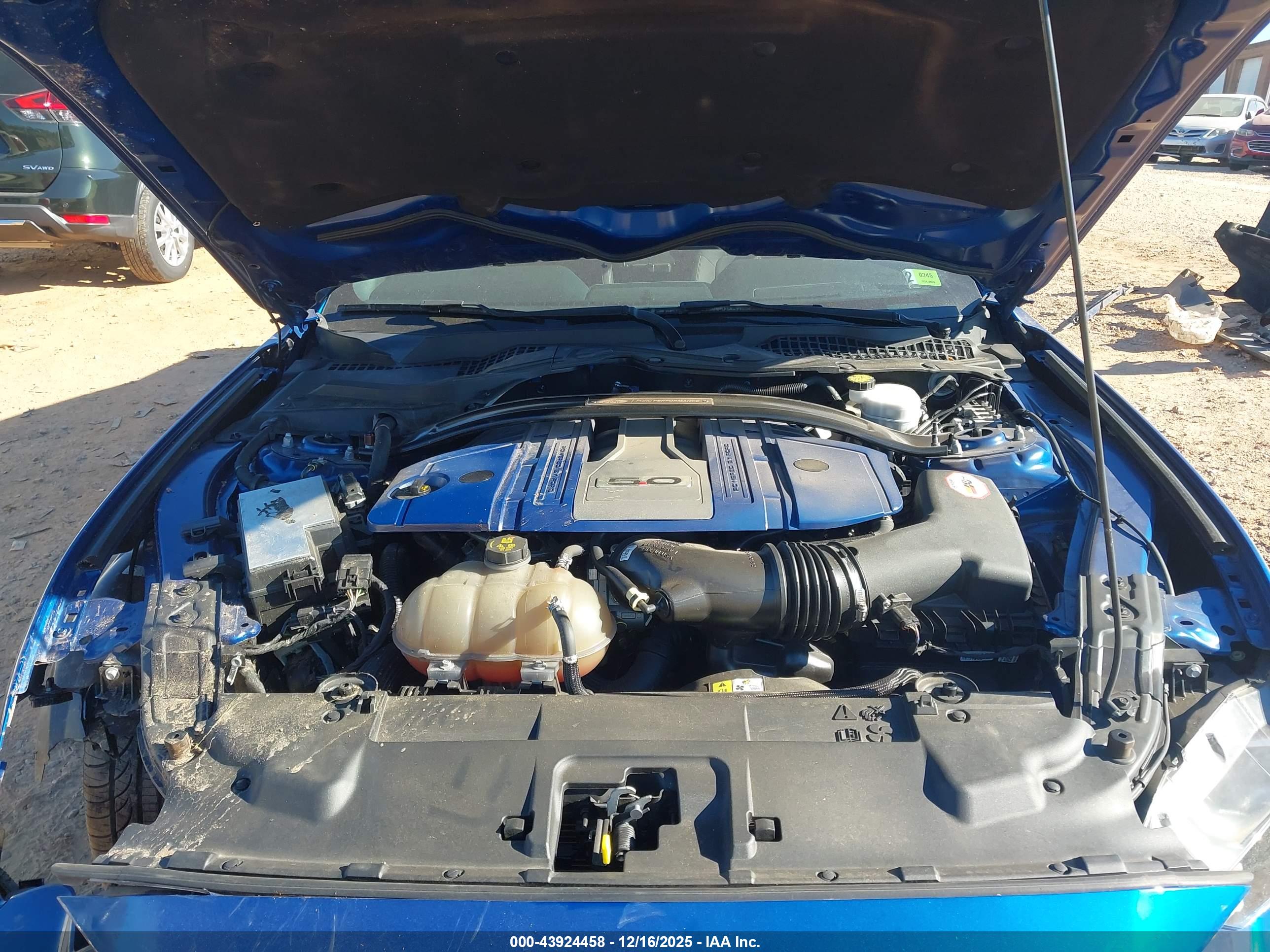 FORD MUSTANG image 10