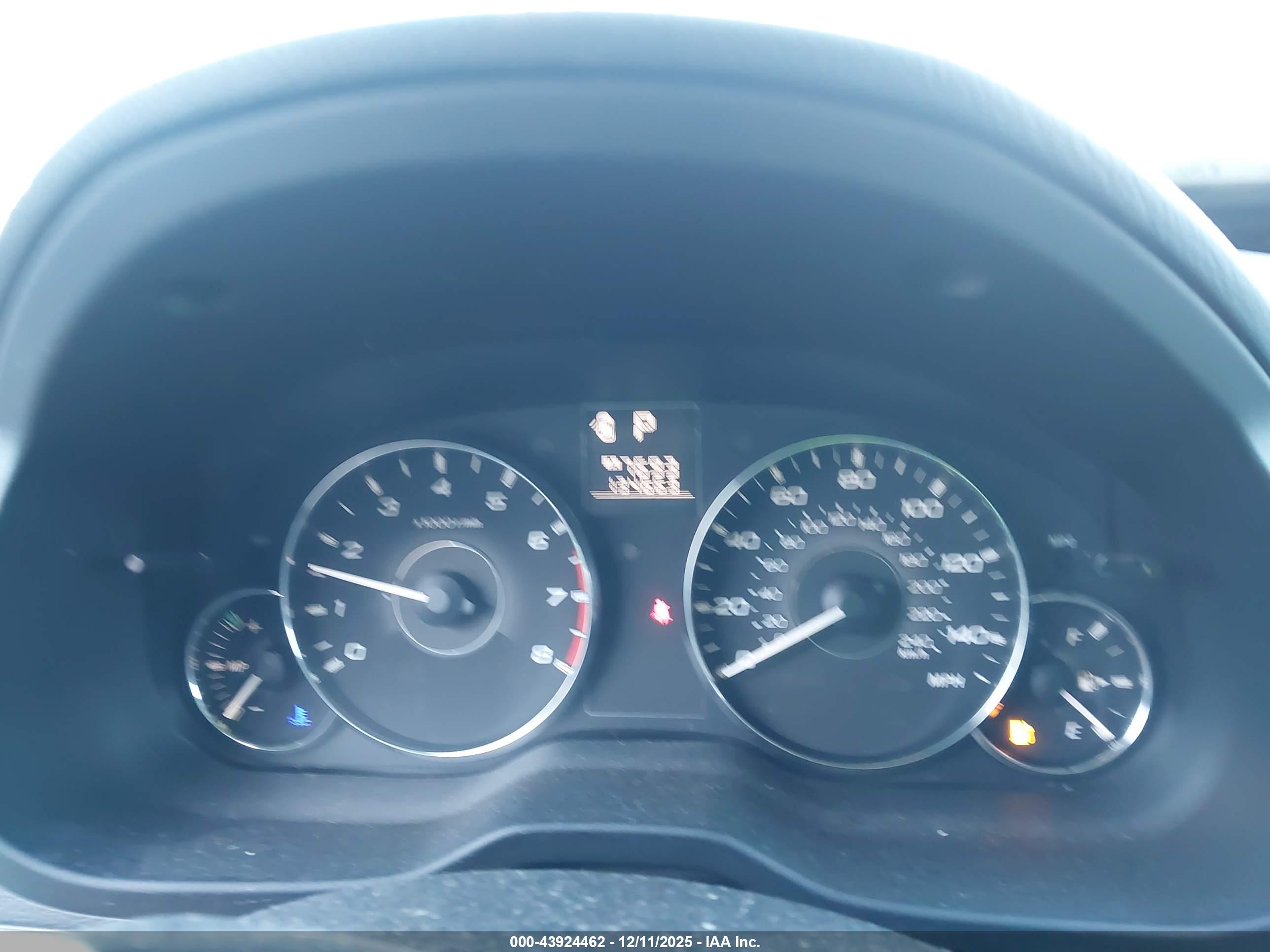 SUBARU OUTBACK image 7