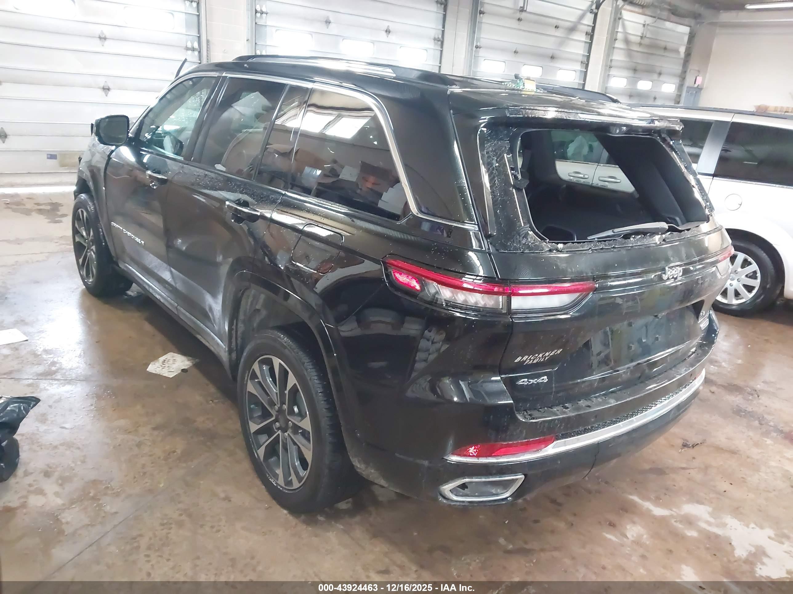 JEEP GRAND image 3
