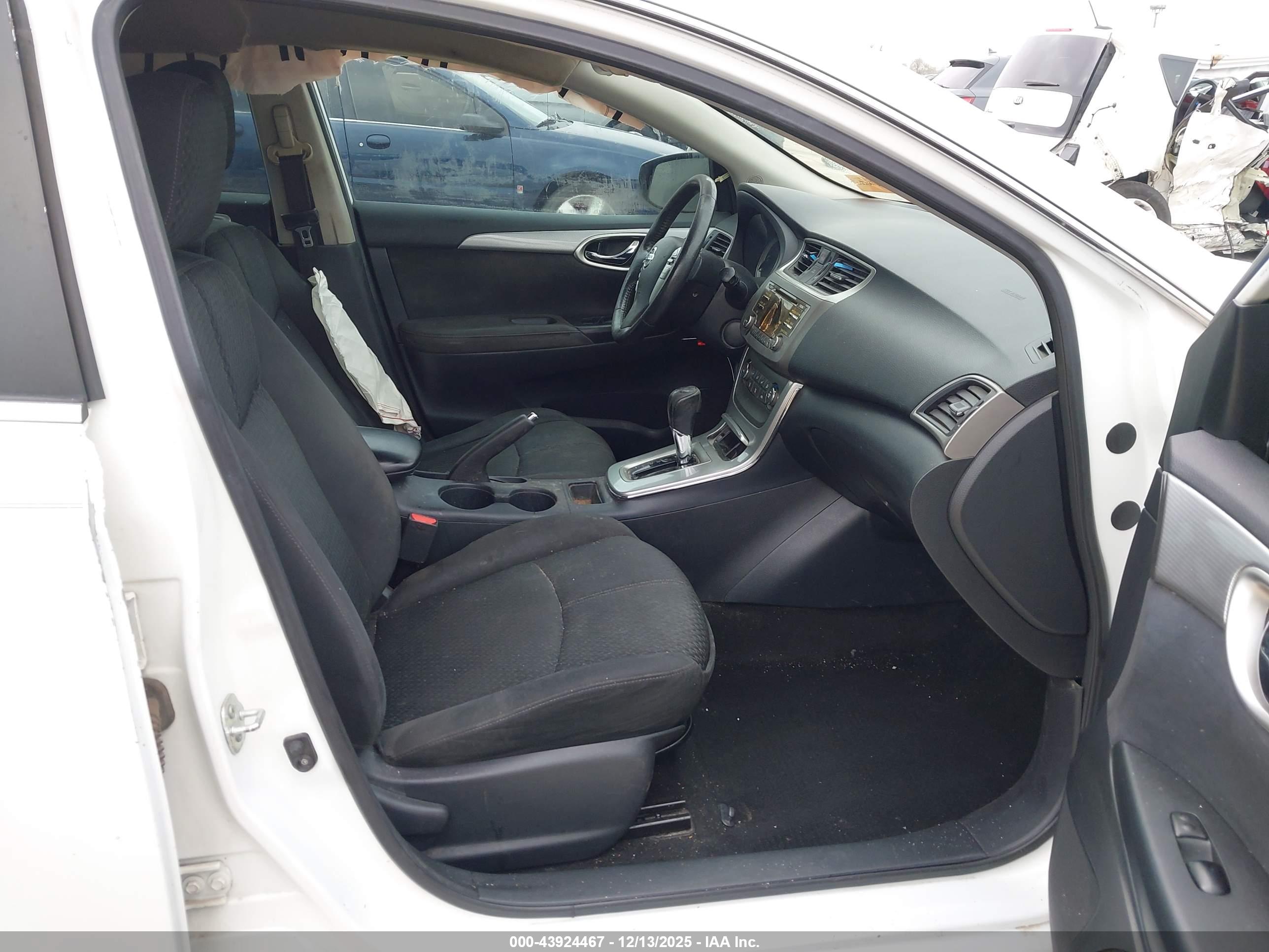 NISSAN SENTRA image 5