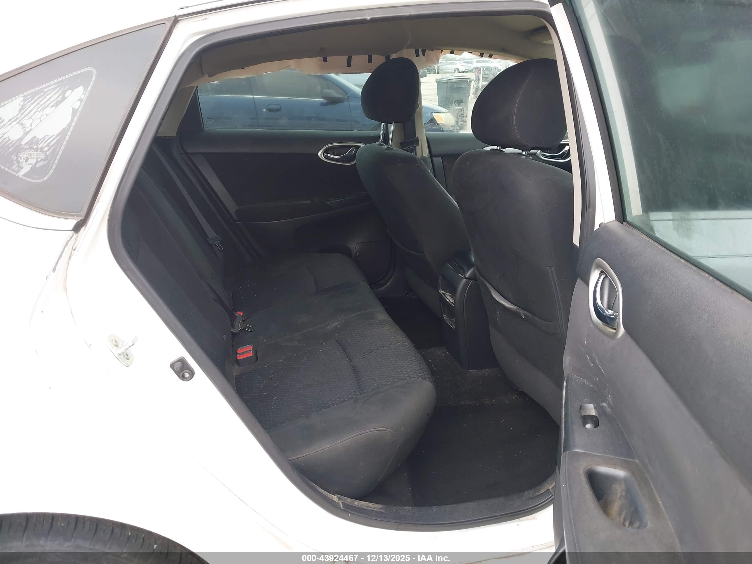 NISSAN SENTRA image 8