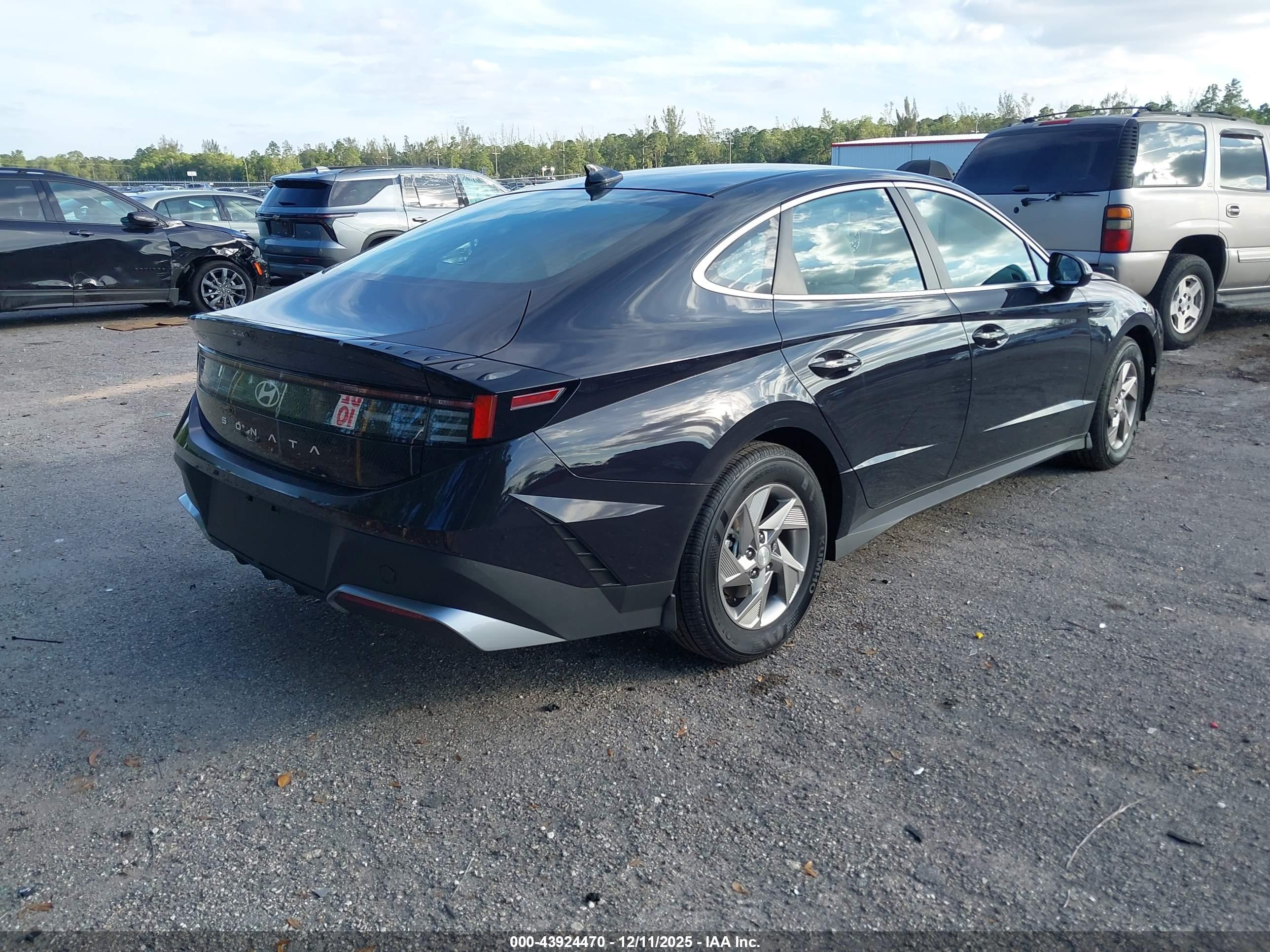 HYUNDAI SONATA image 4