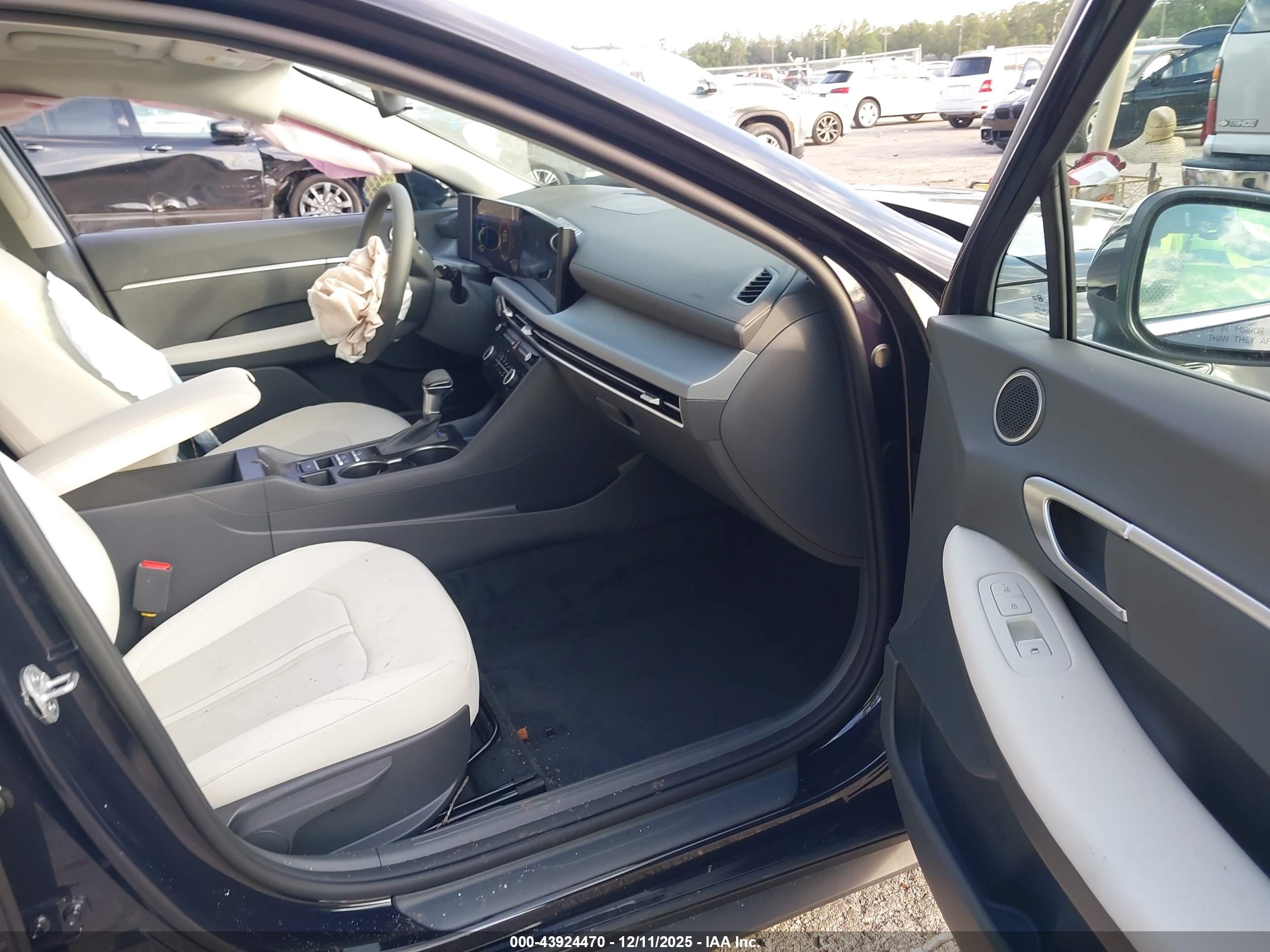 HYUNDAI SONATA image 5