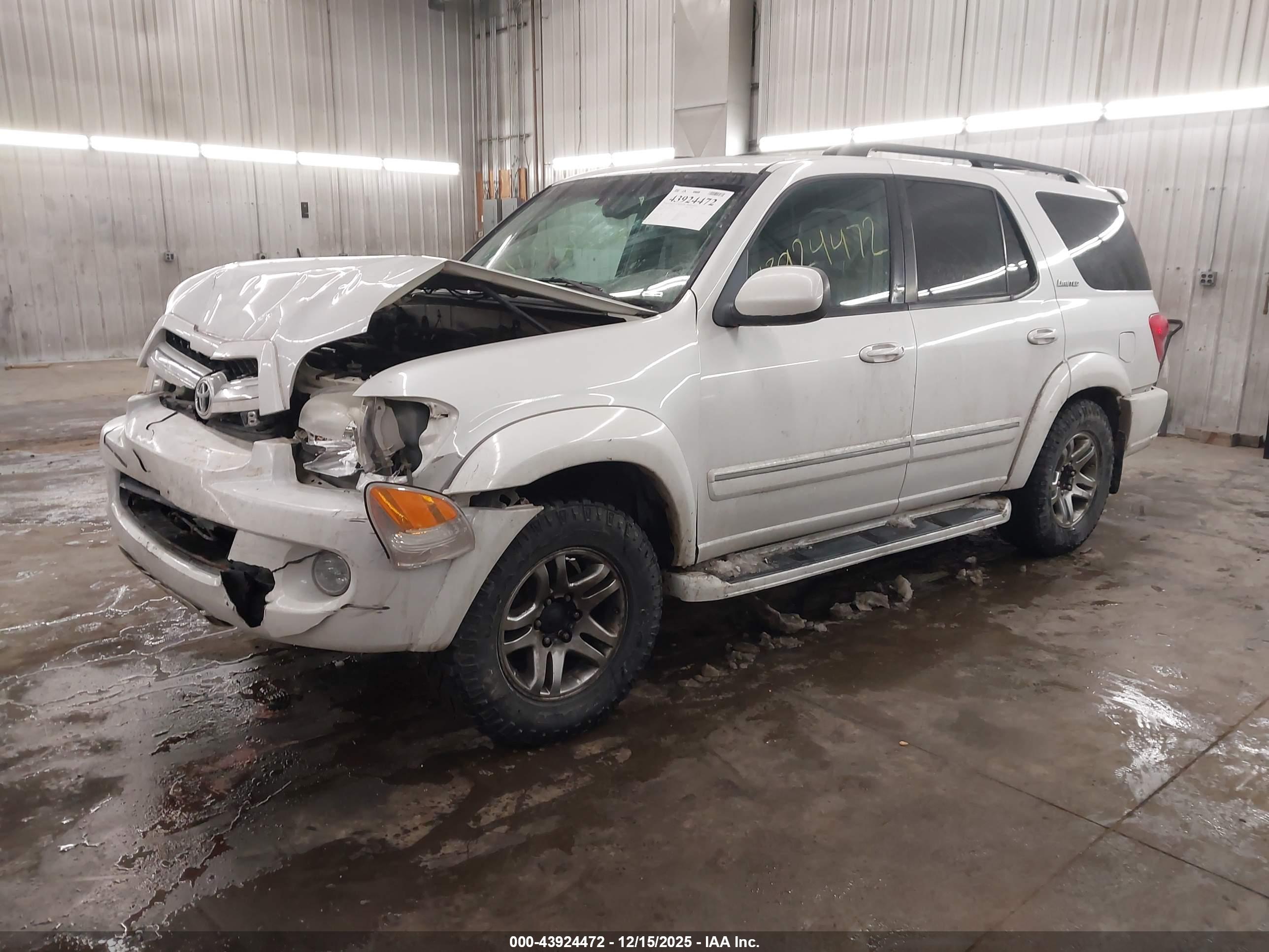 TOYOTA SEQUOIA image 2