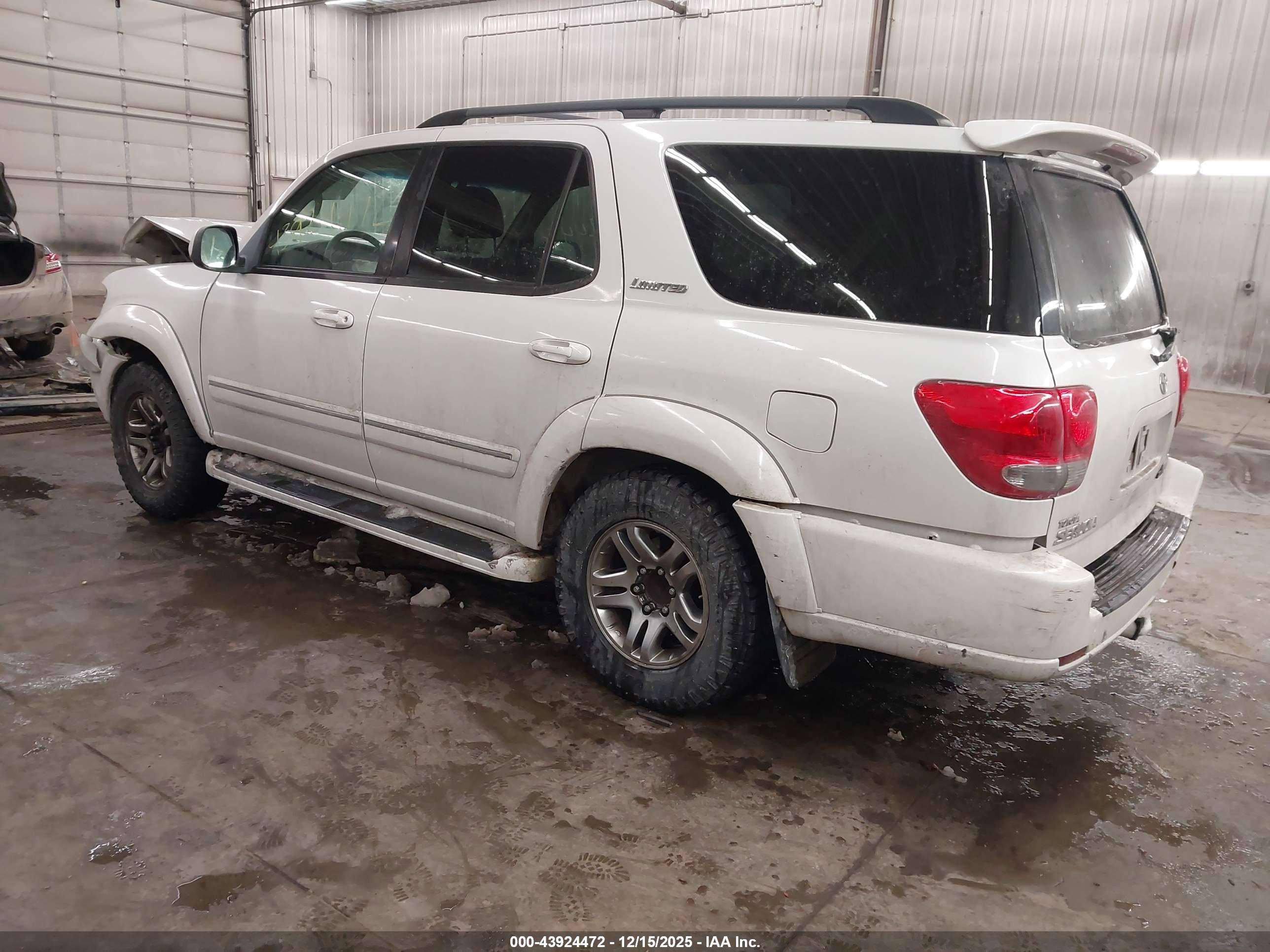 TOYOTA SEQUOIA image 3