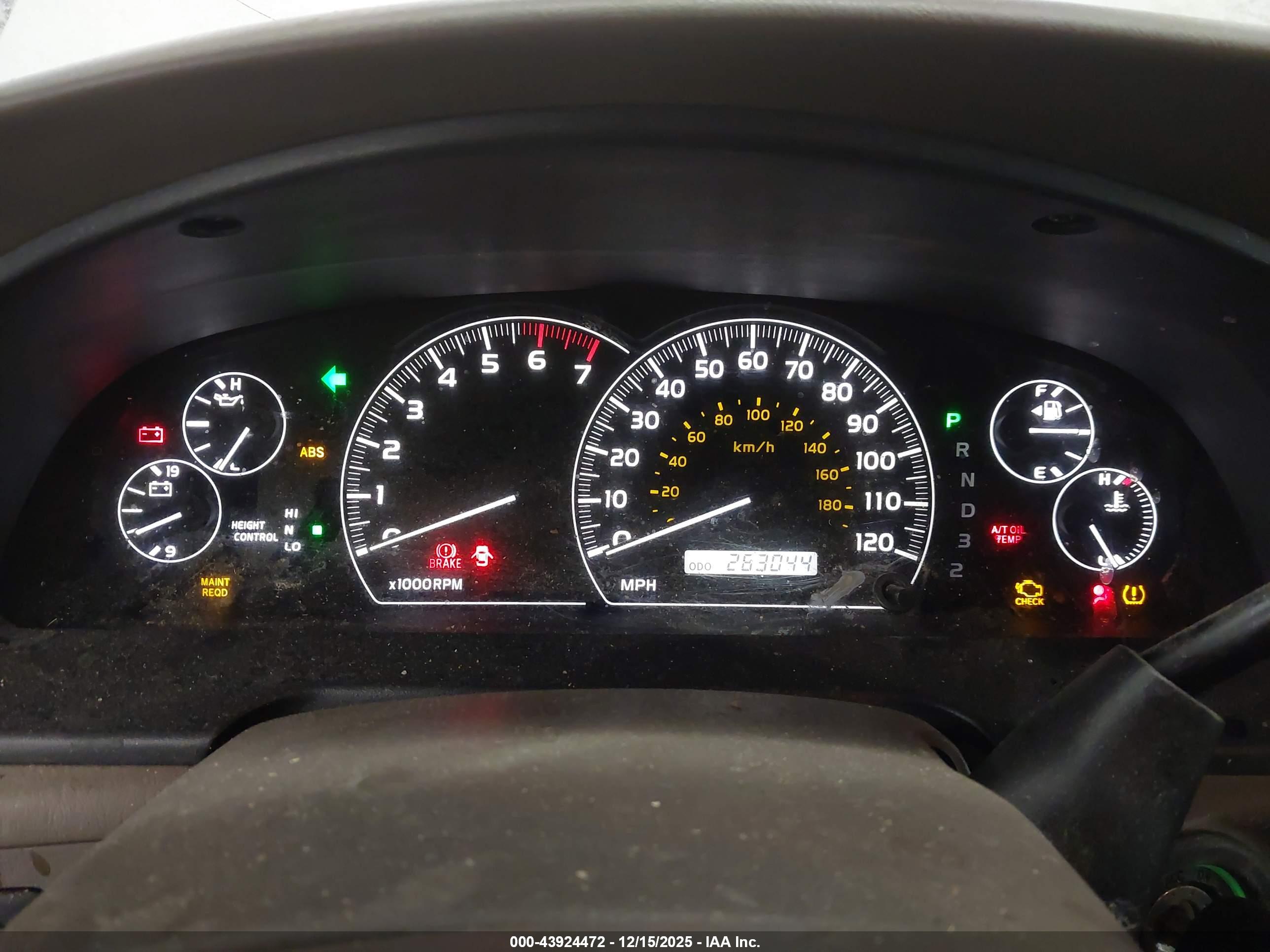 TOYOTA SEQUOIA image 7