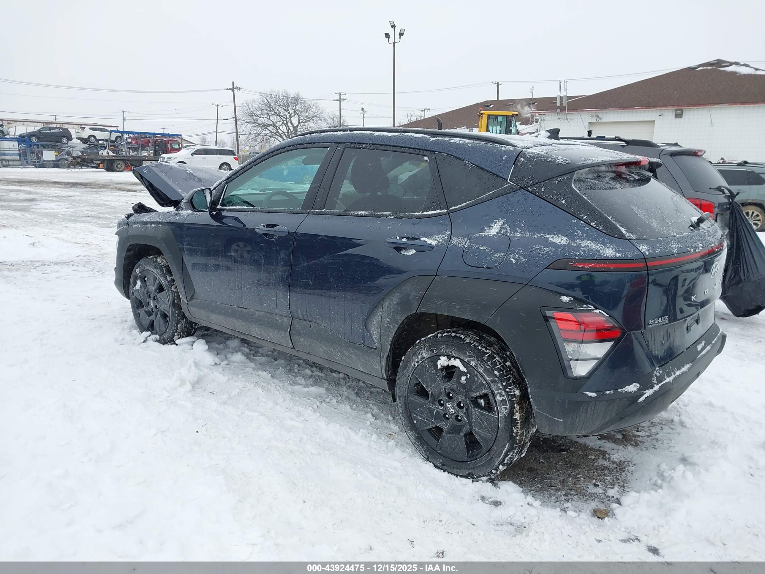 HYUNDAI KONA image 3