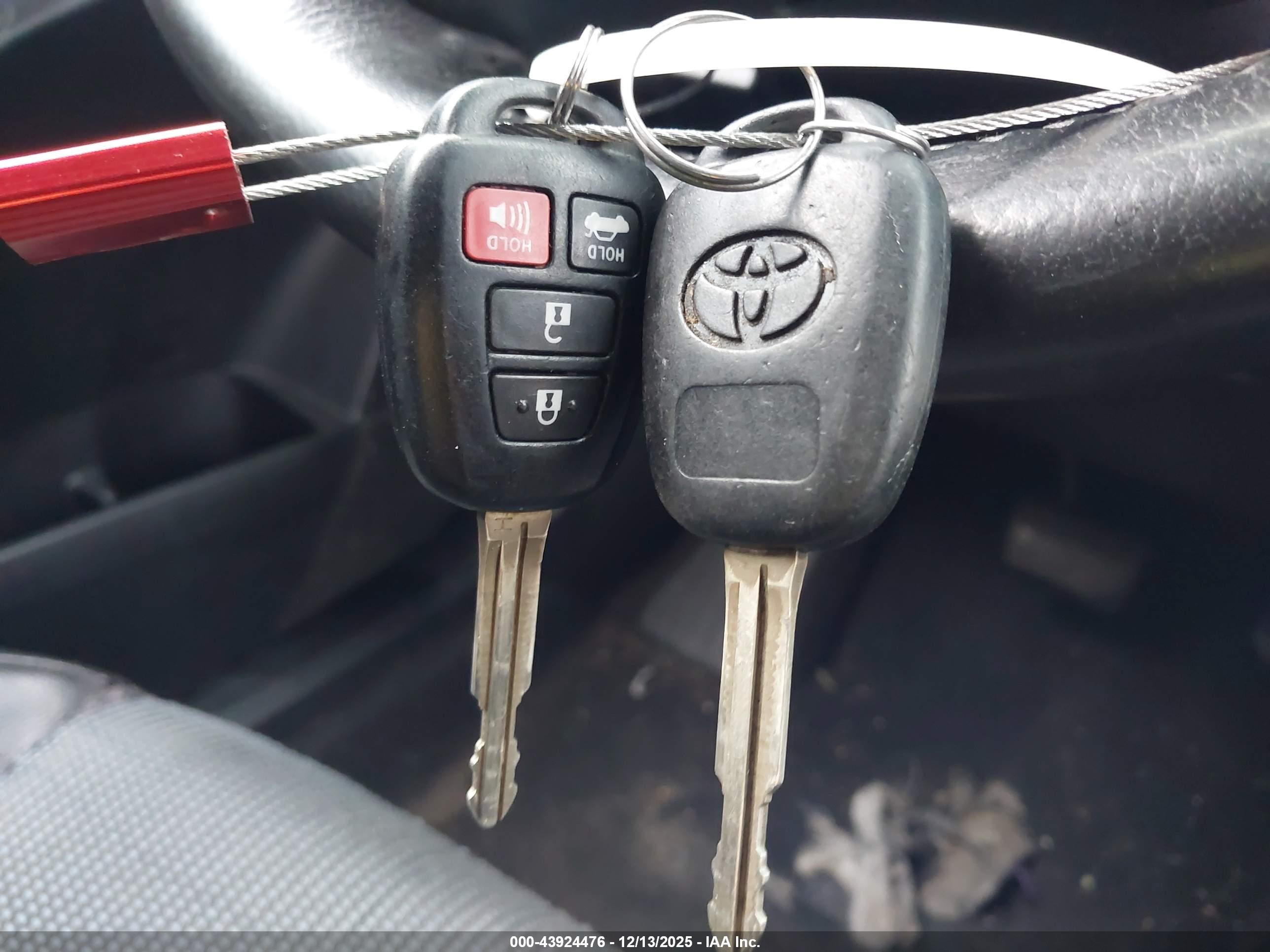 TOYOTA COROLLA image 11