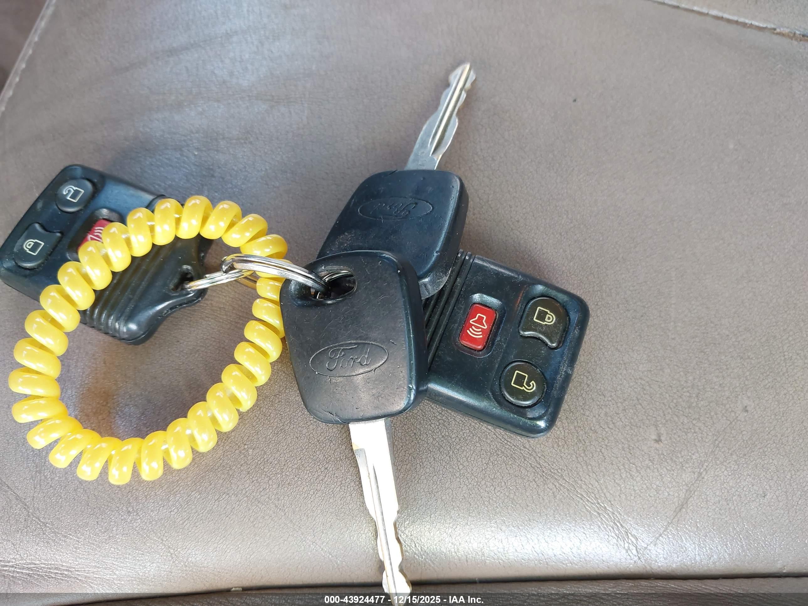FORD EXPEDITION image 11