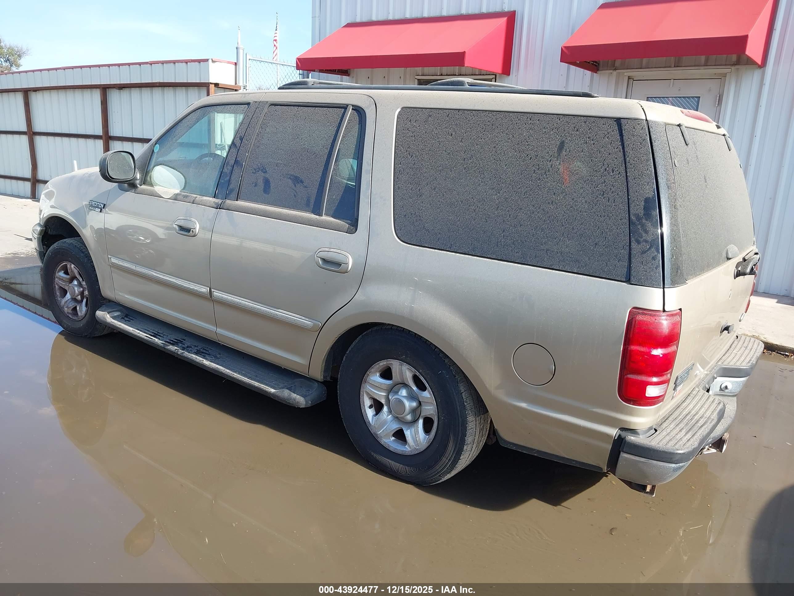 FORD EXPEDITION image 3