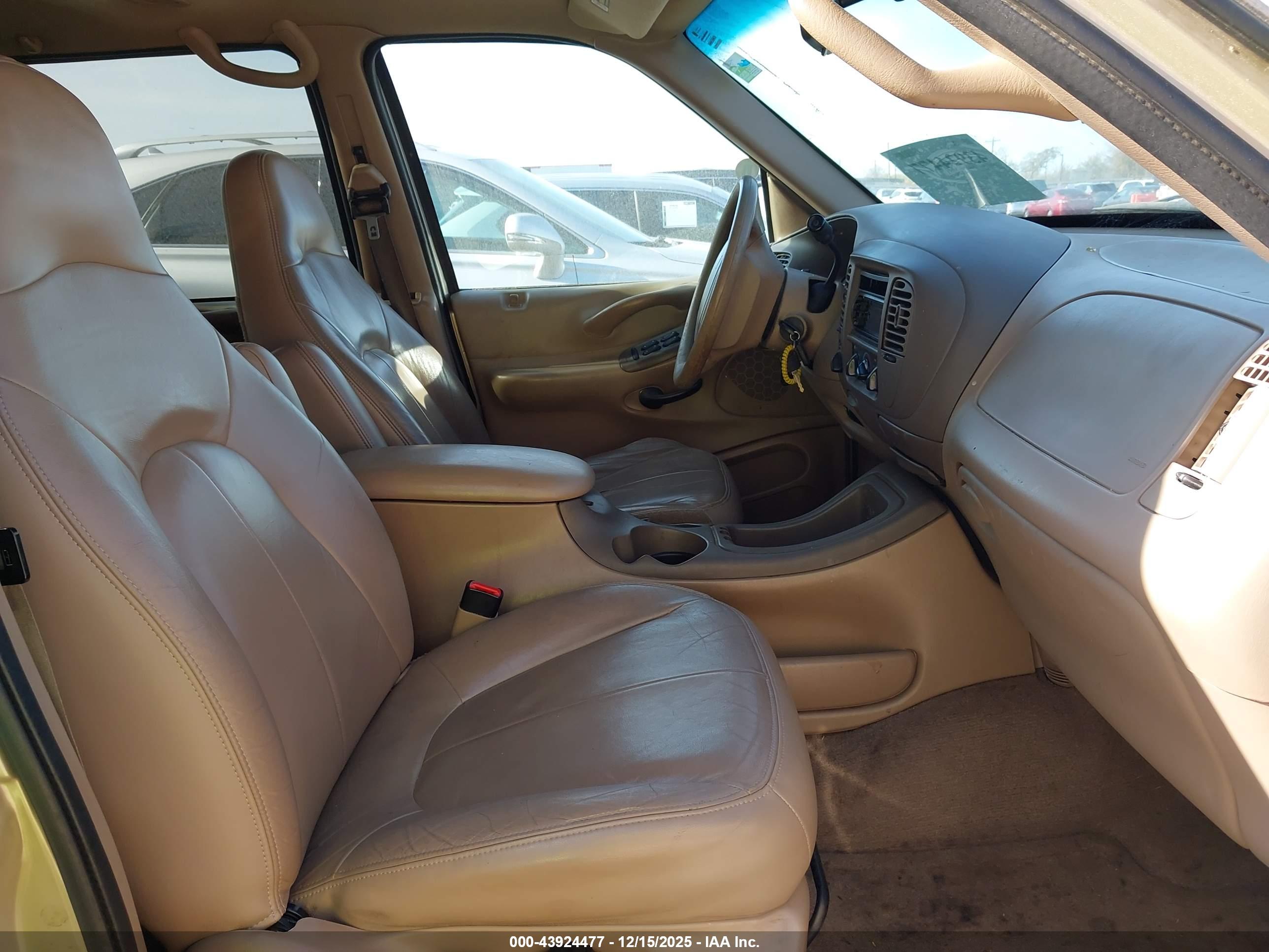 FORD EXPEDITION image 5