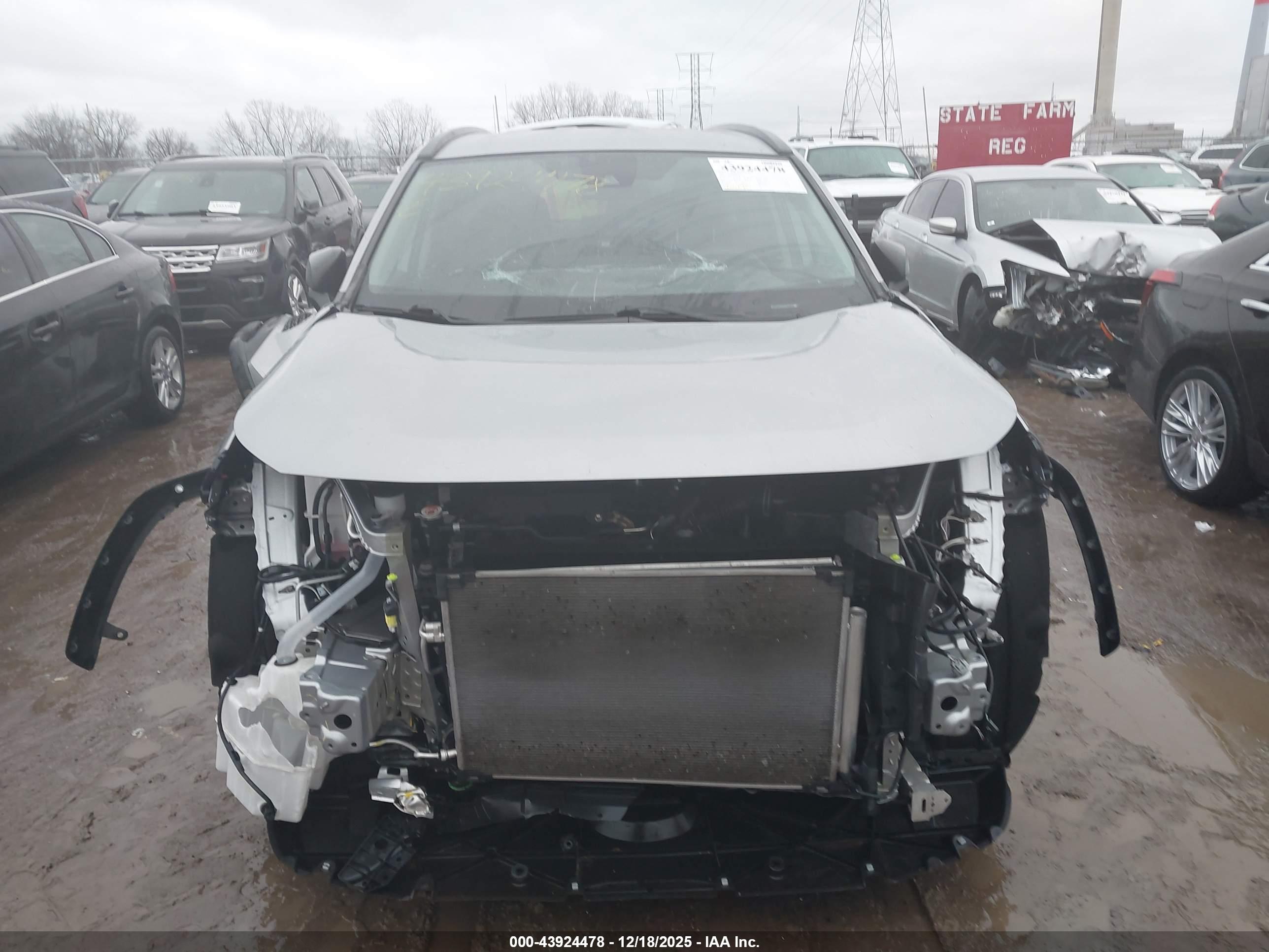 TOYOTA RAV4 image 6