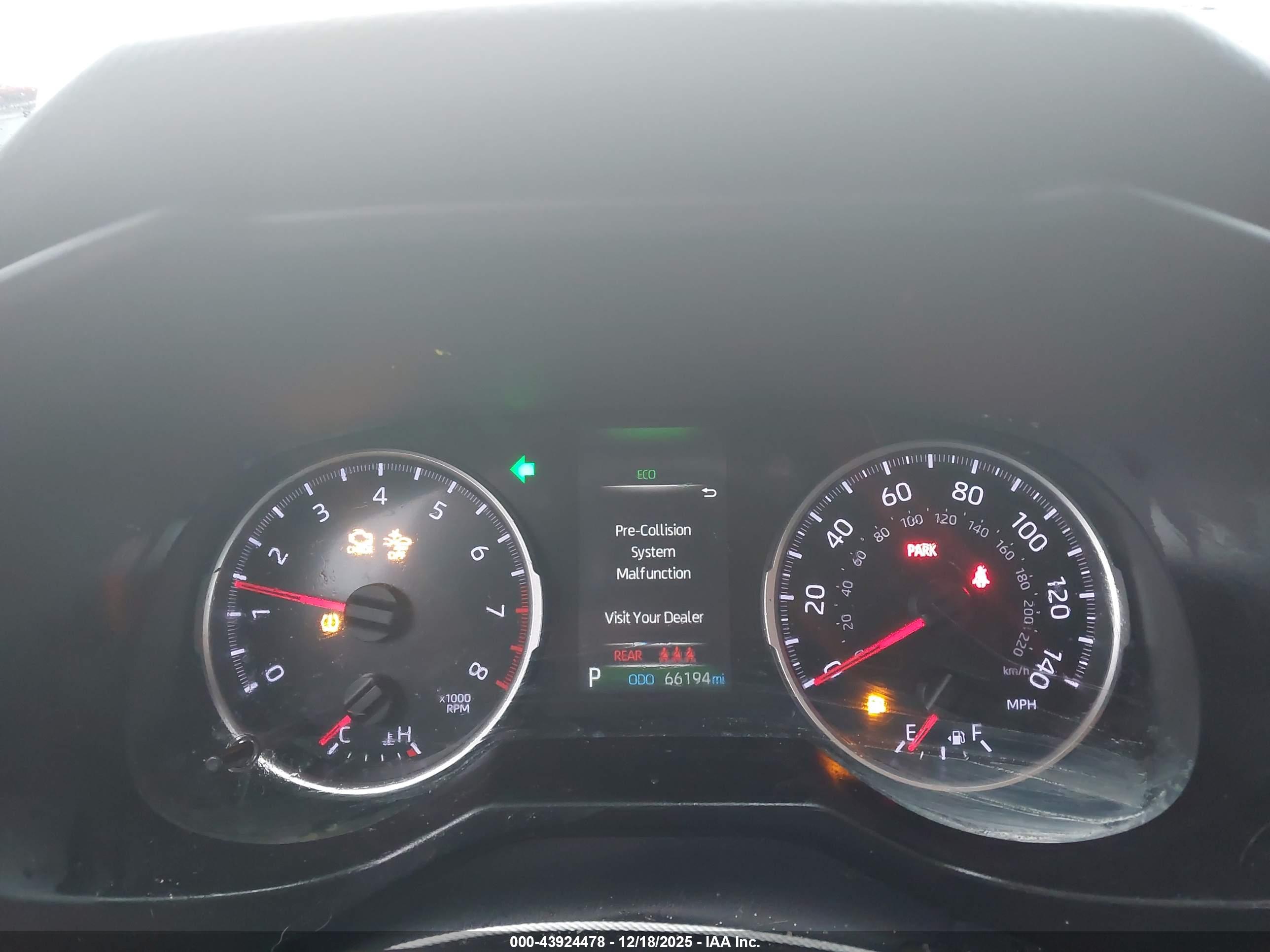TOYOTA RAV4 image 7