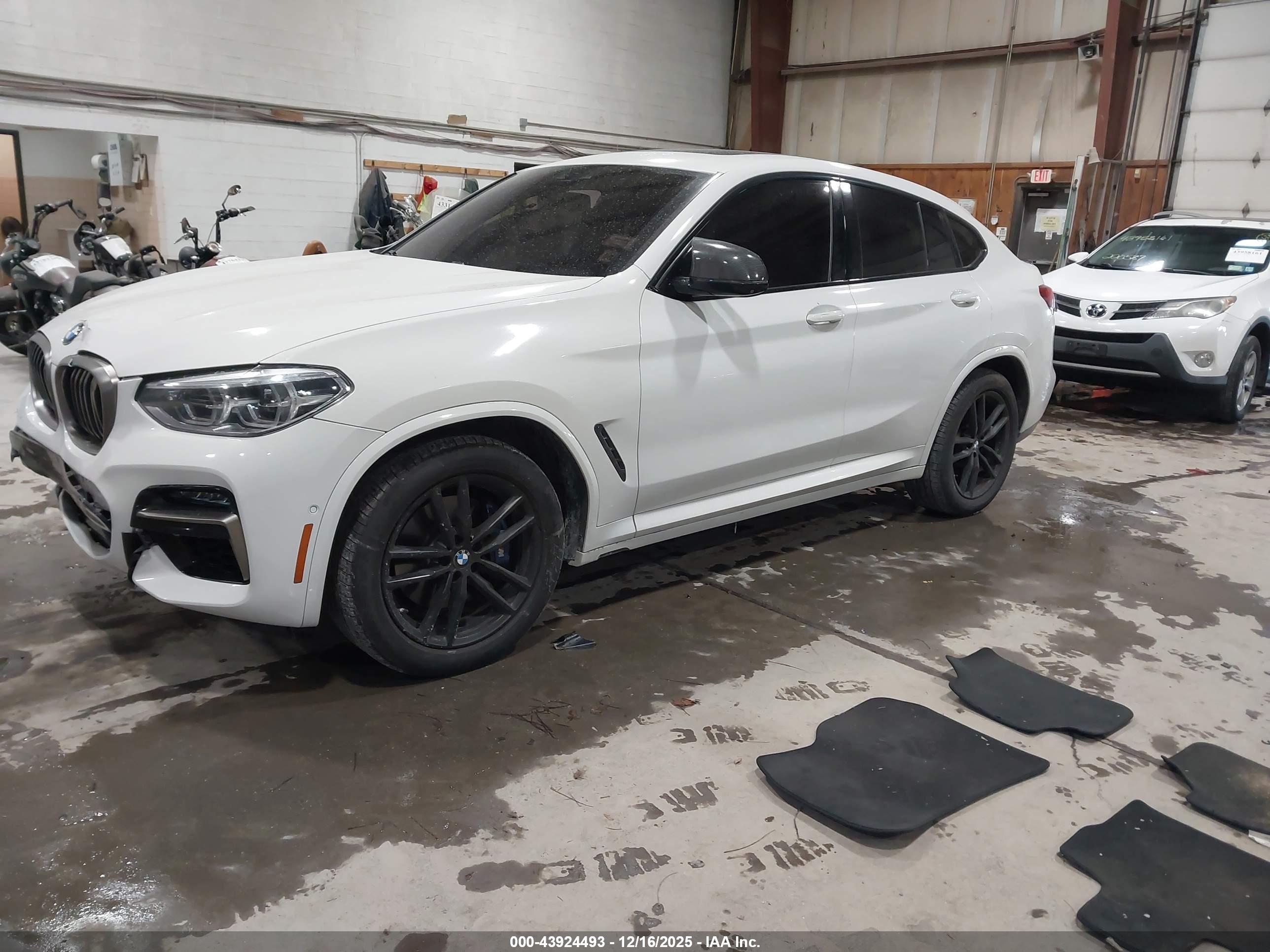 BMW X4 image 2