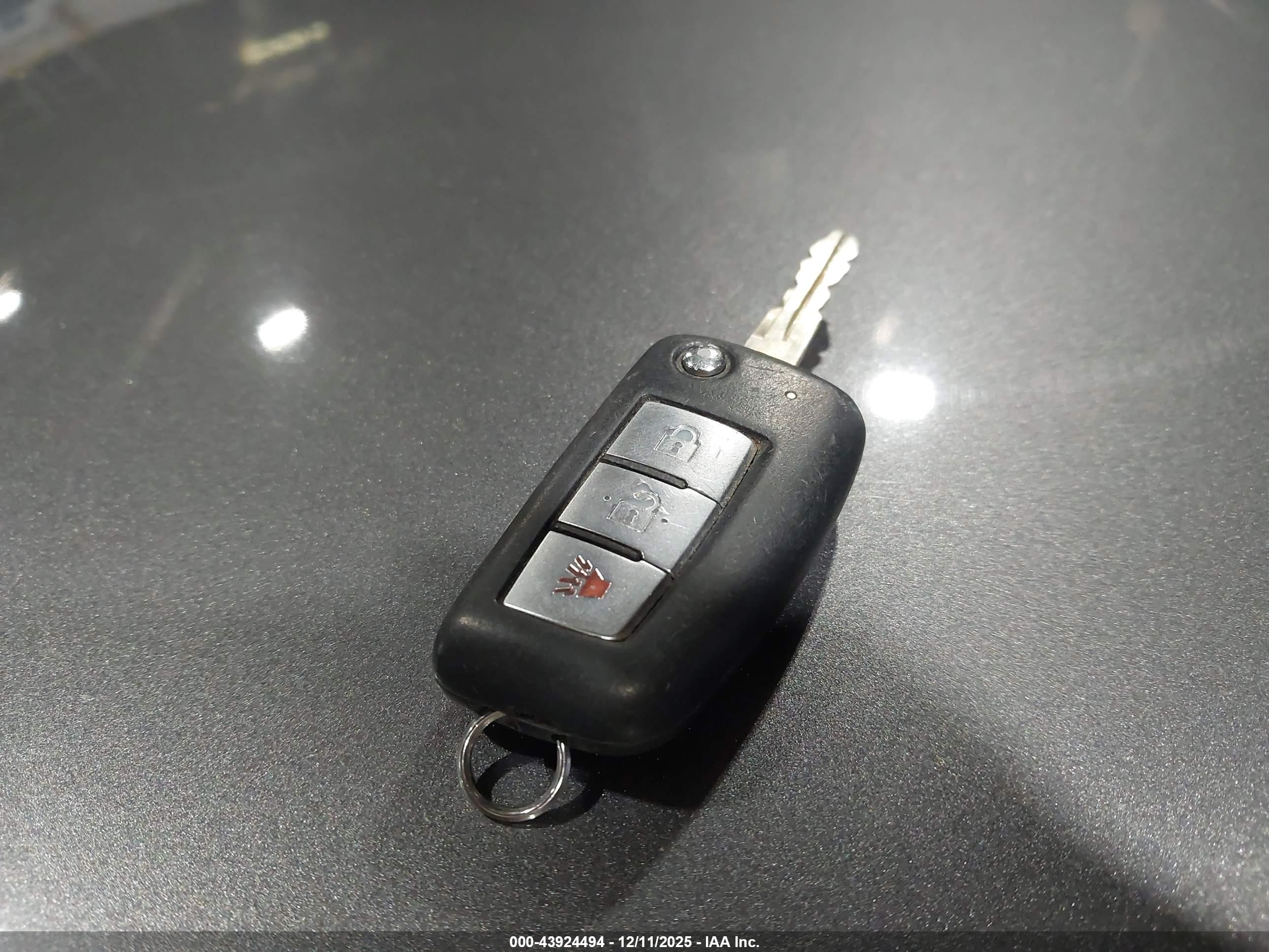 NISSAN ROGUE image 11