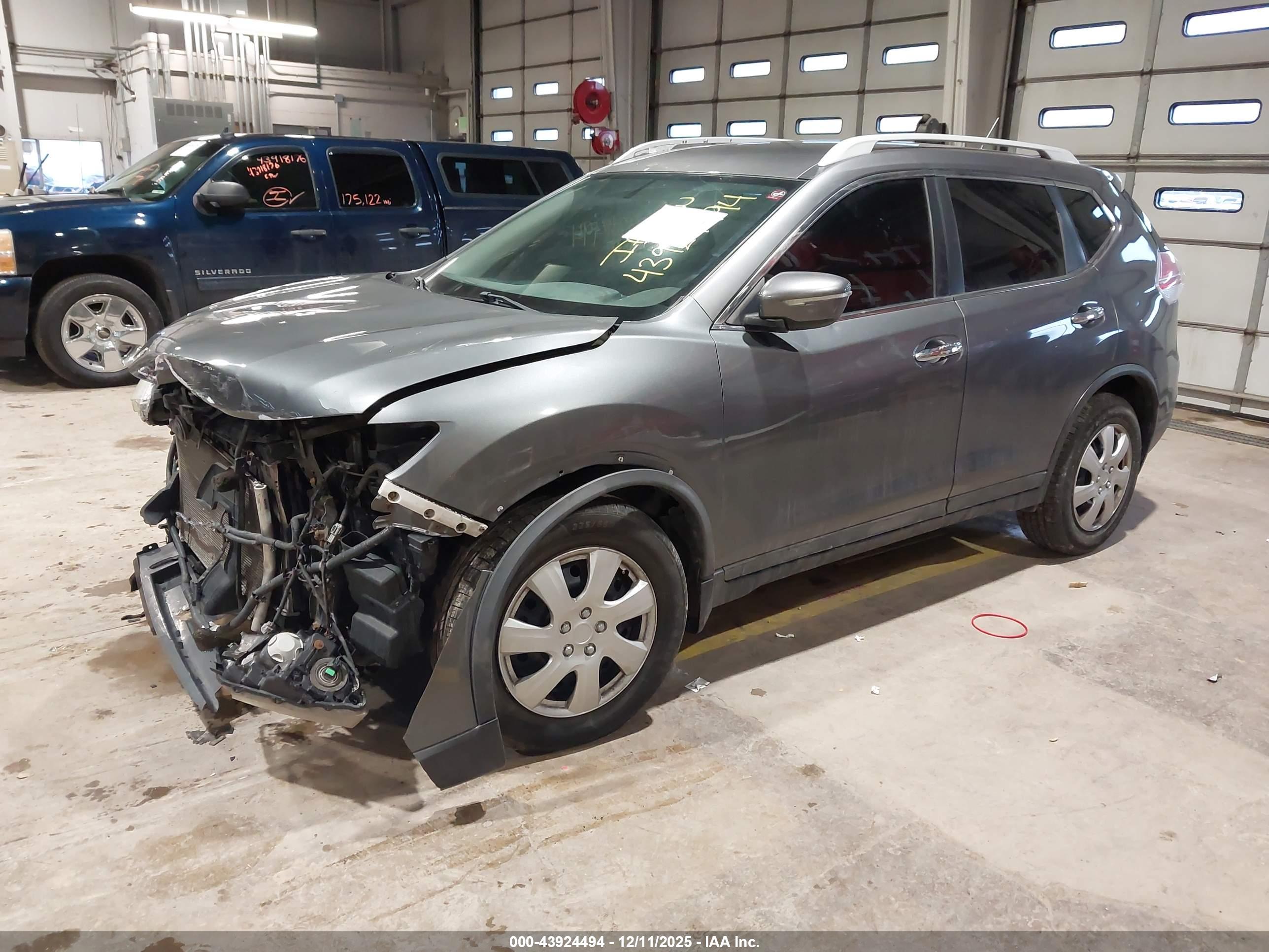 NISSAN ROGUE image 2