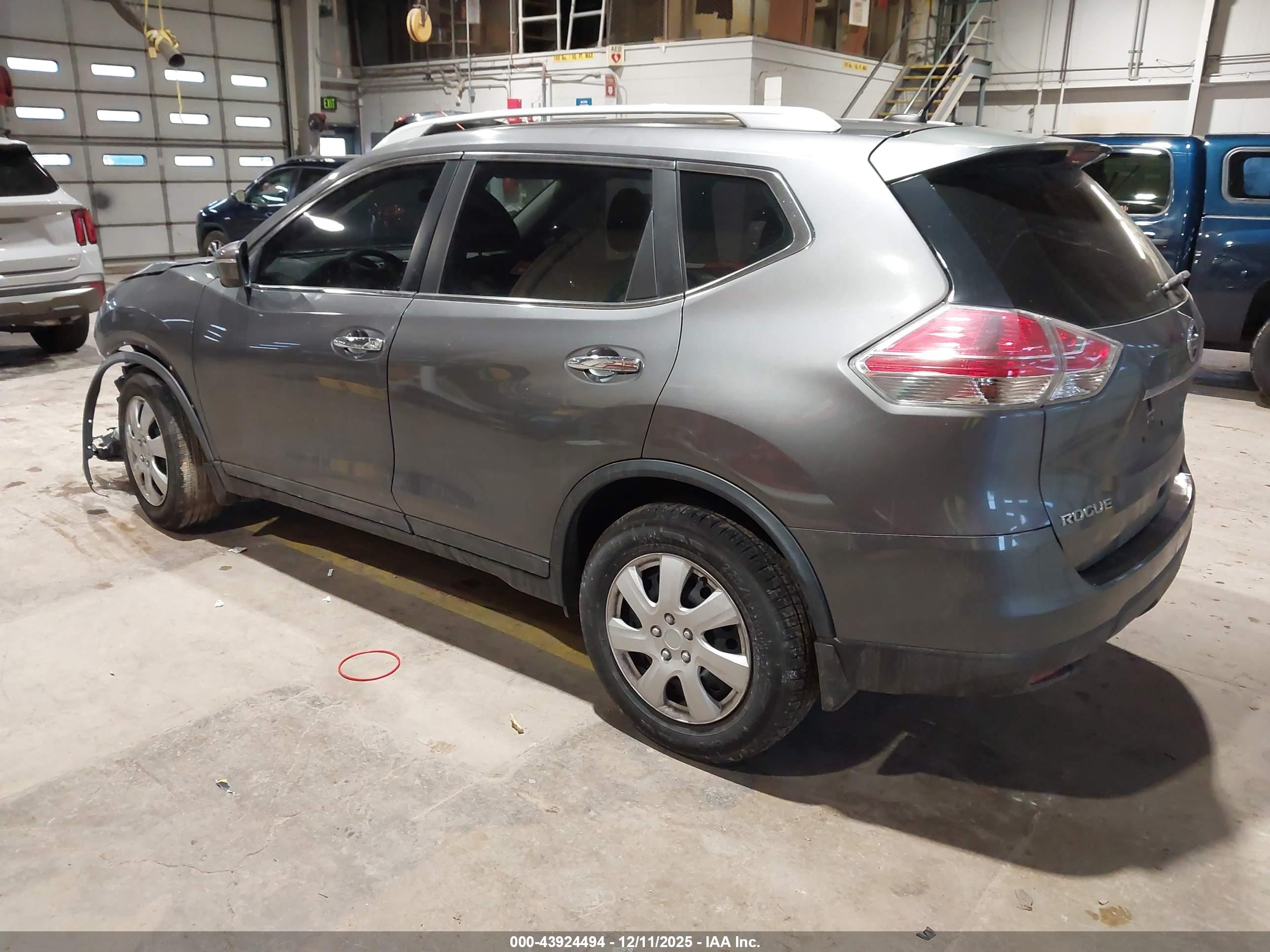 NISSAN ROGUE image 3