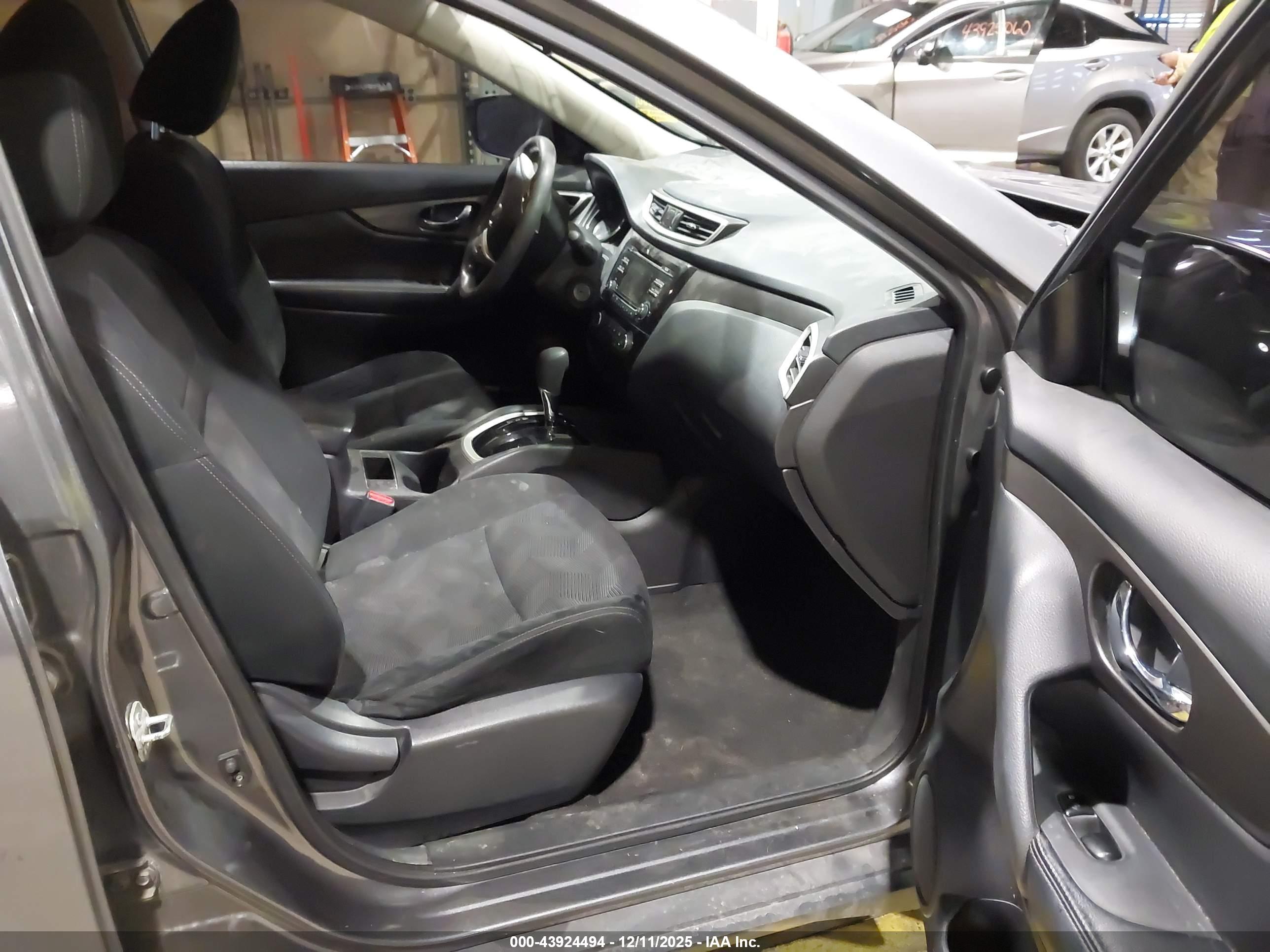 NISSAN ROGUE image 5