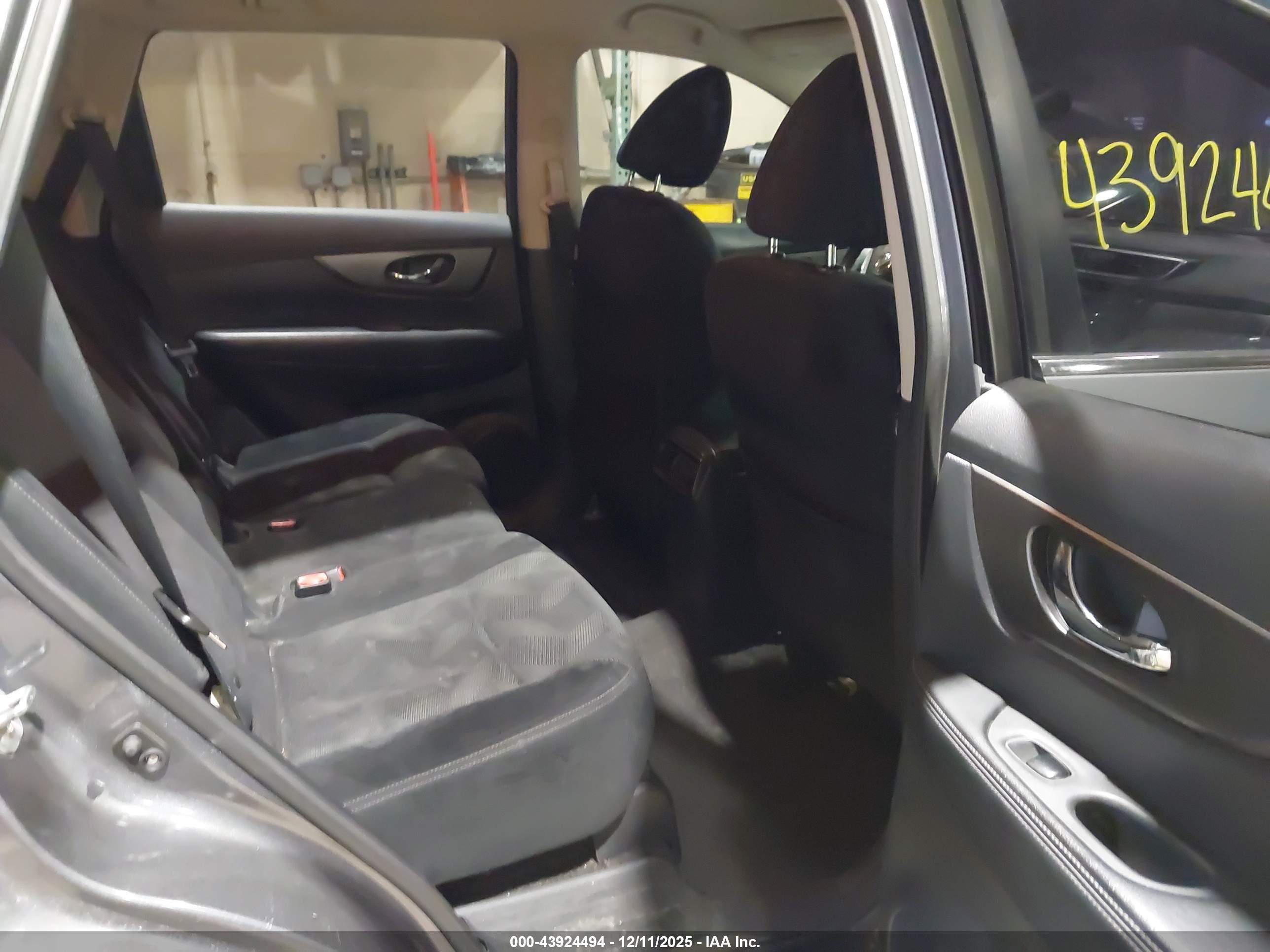 NISSAN ROGUE image 8