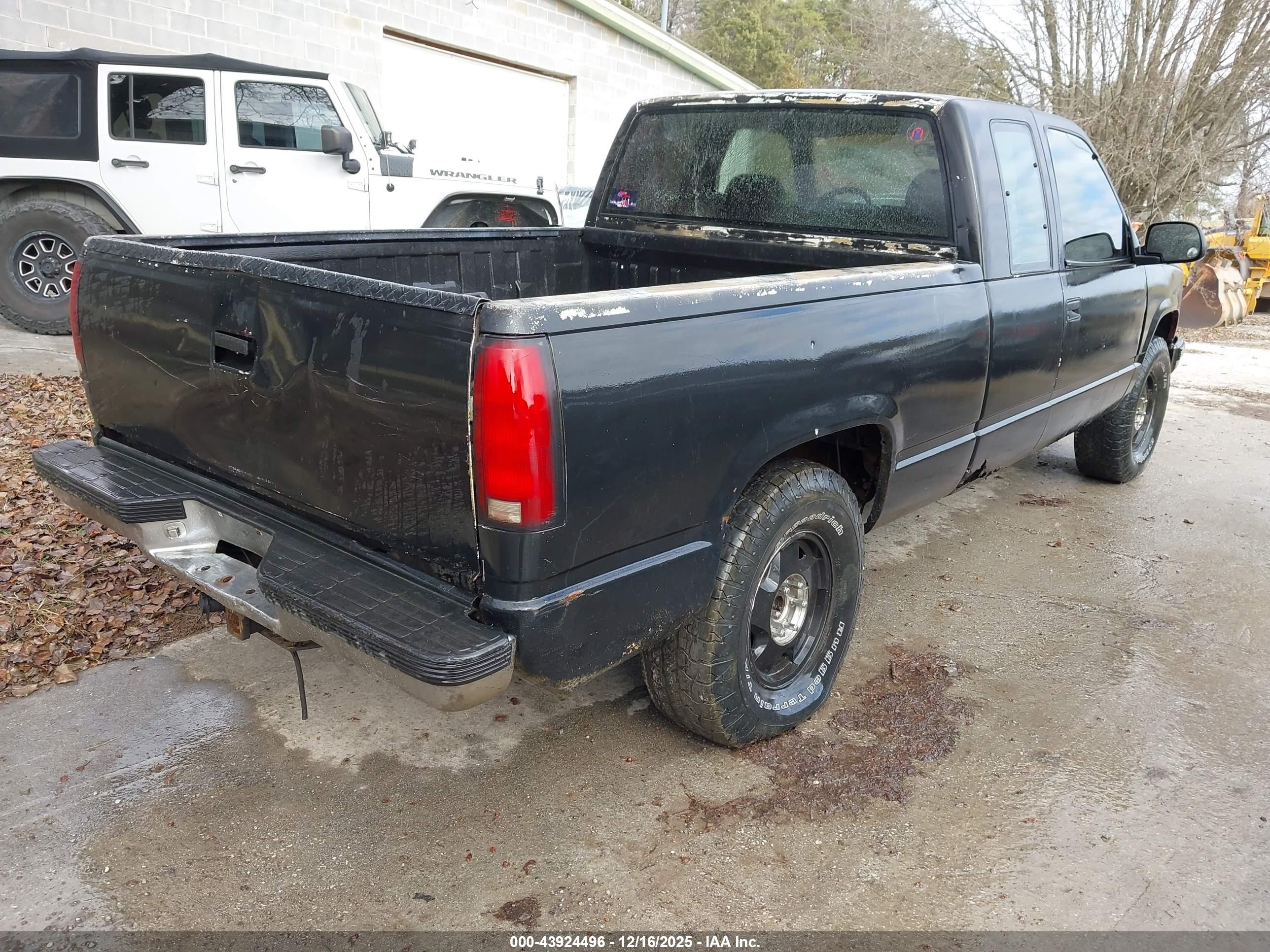 CHEVROLET GMT-400 image 4