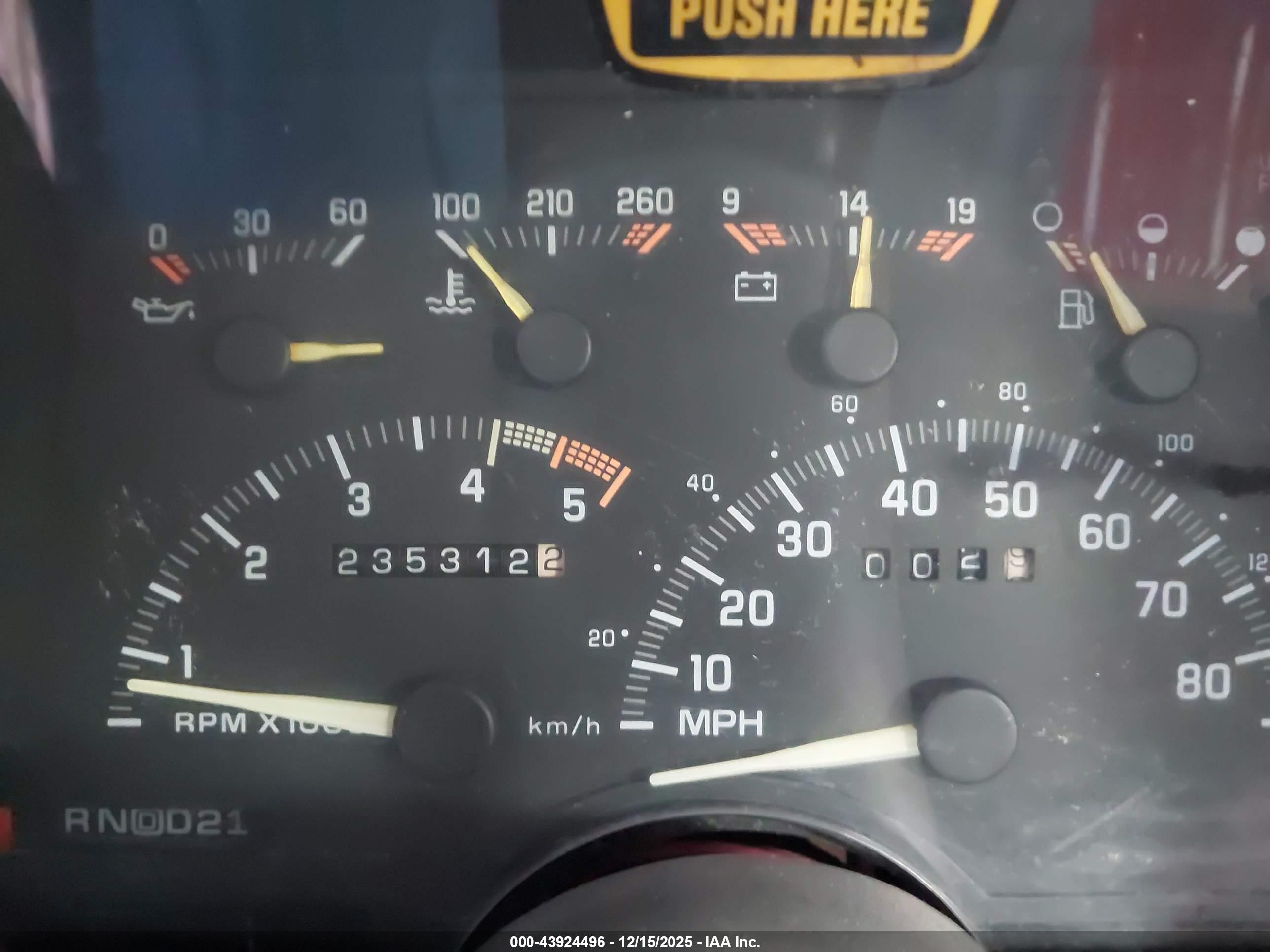 CHEVROLET GMT-400 image 7