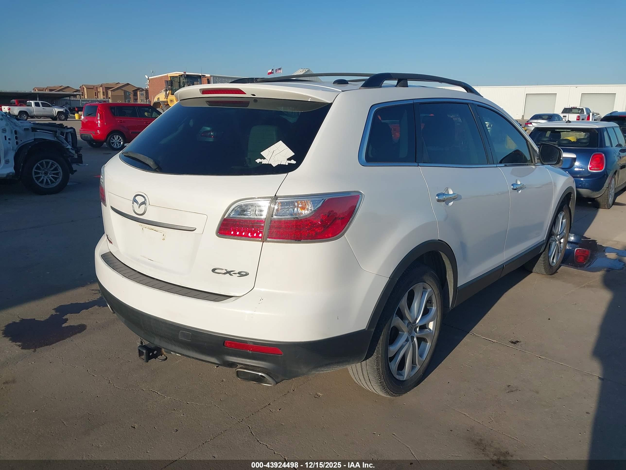 MAZDA CX-9 image 4