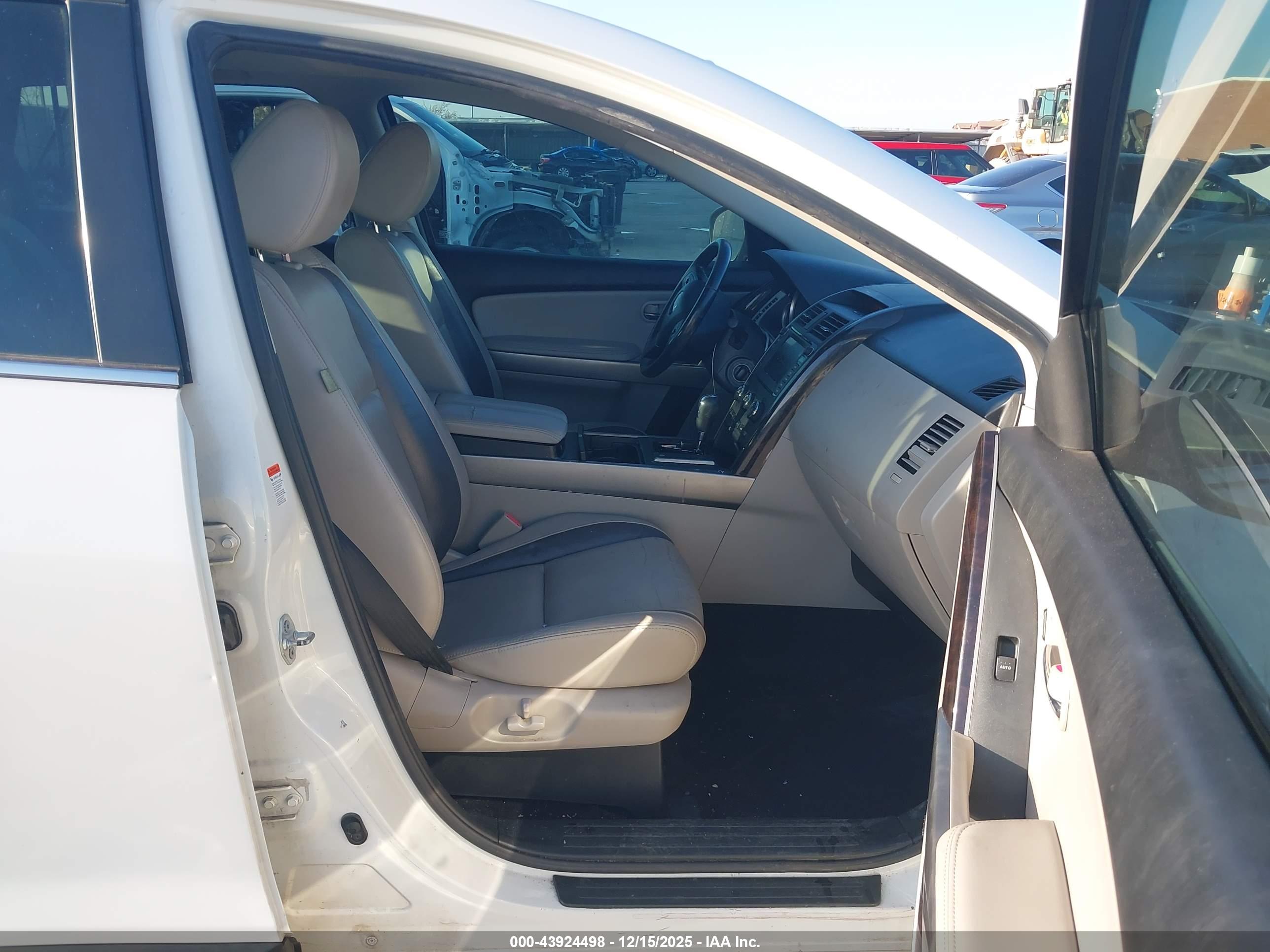 MAZDA CX-9 image 5