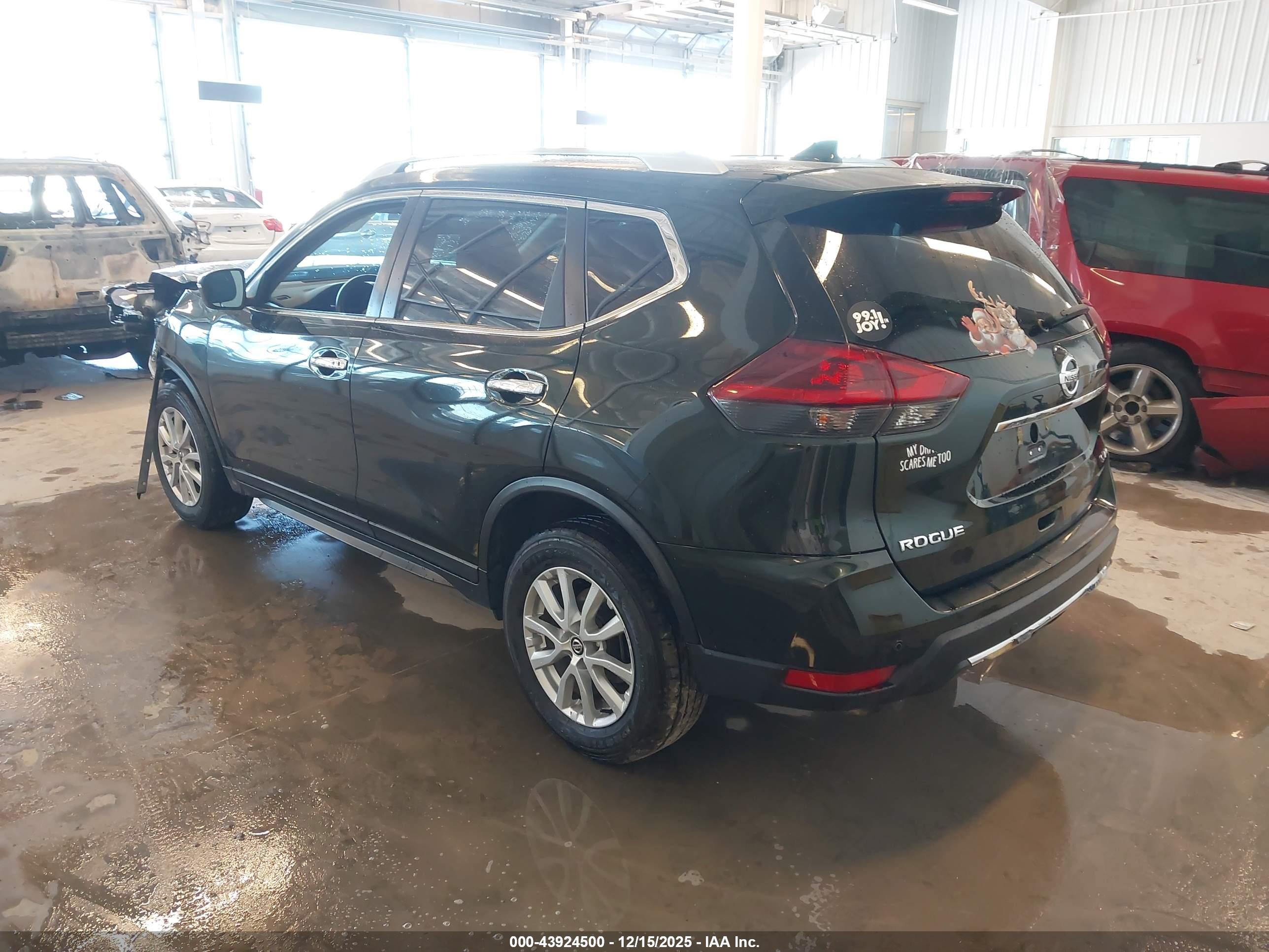 NISSAN ROGUE image 3