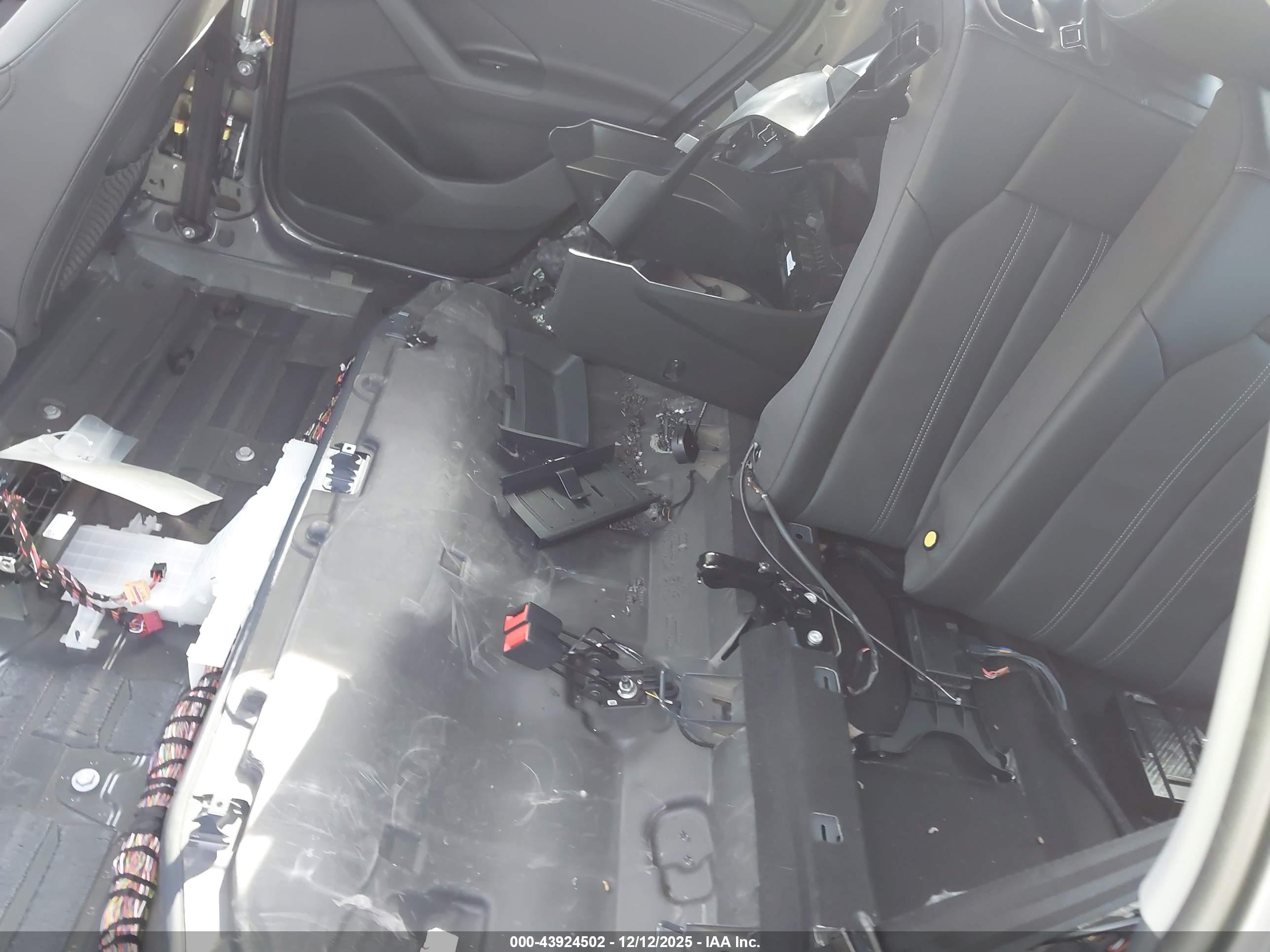 AUDI Q6 image 6