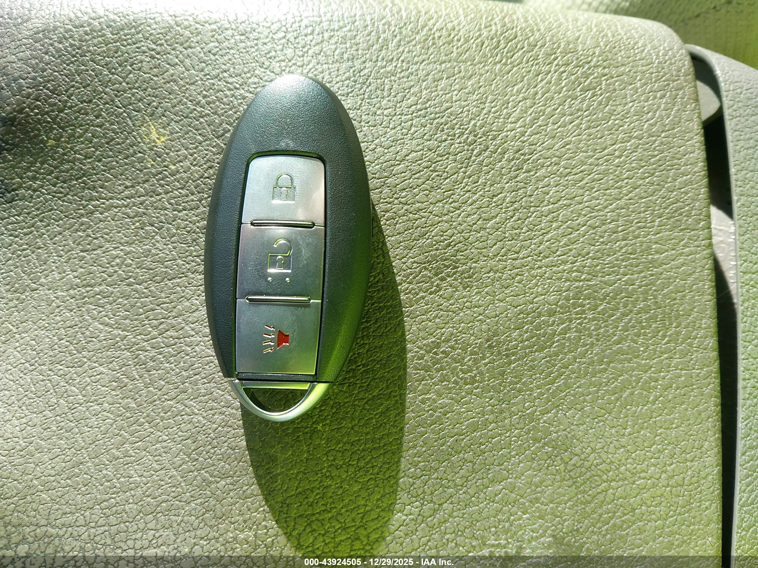 NISSAN MURANO image 11